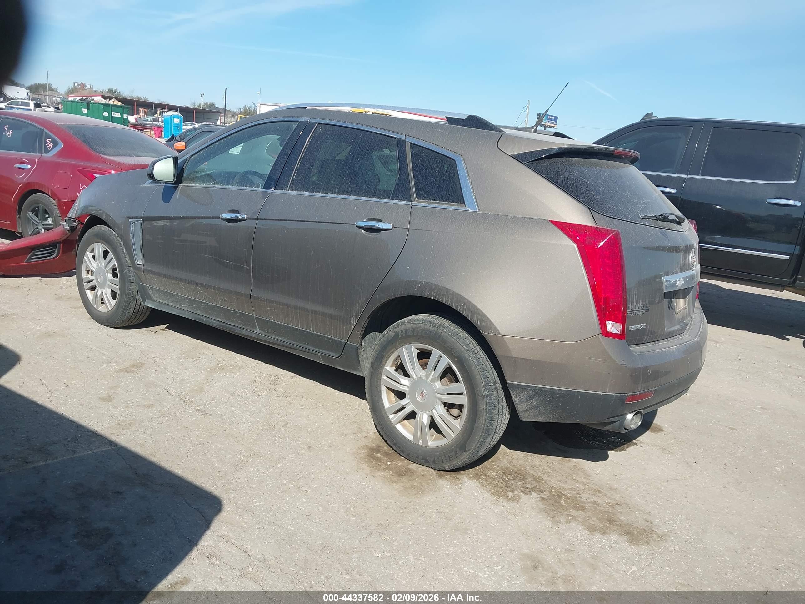 CADILLAC SRX image 3