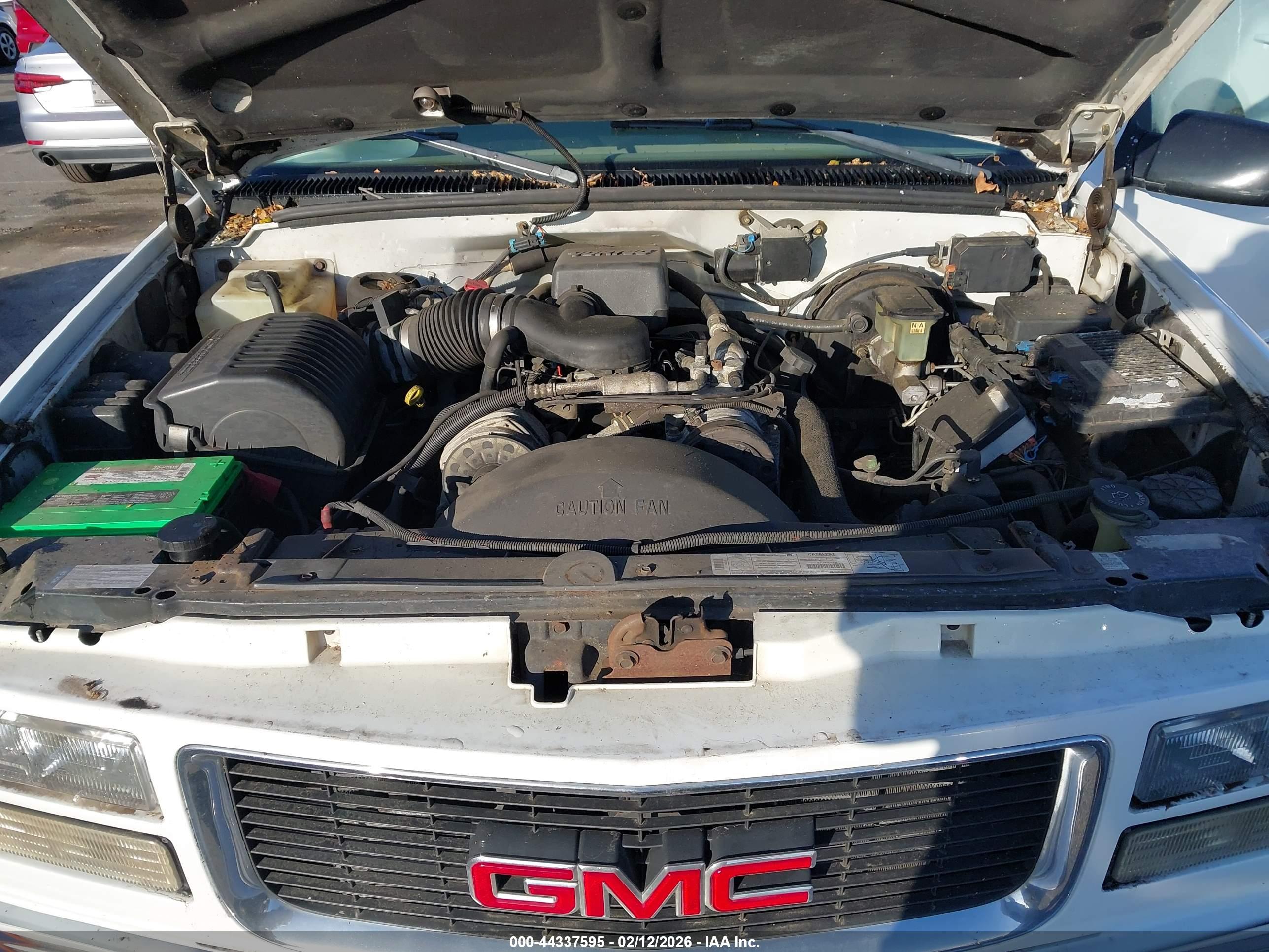 GMC SUBURBAN image 10