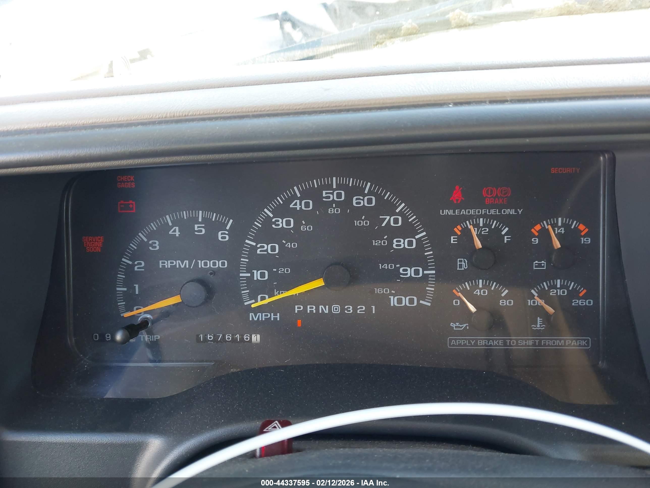 GMC SUBURBAN image 7