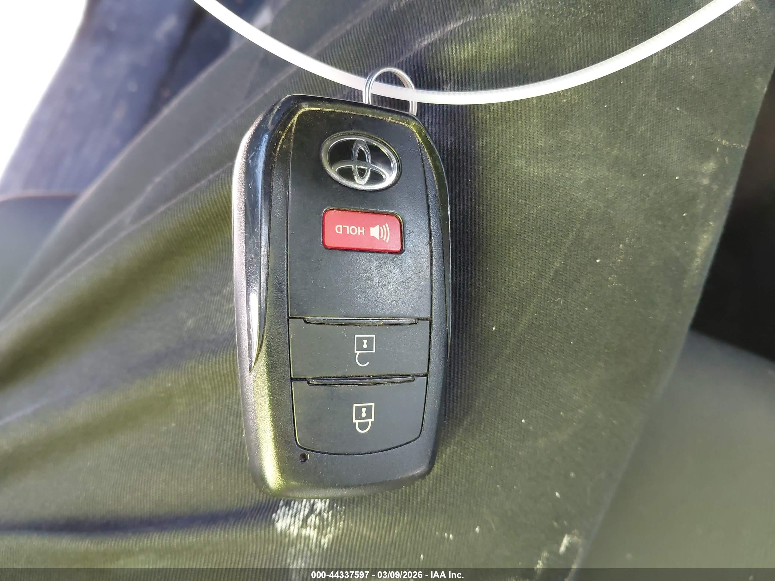 TOYOTA TACOMA image 11