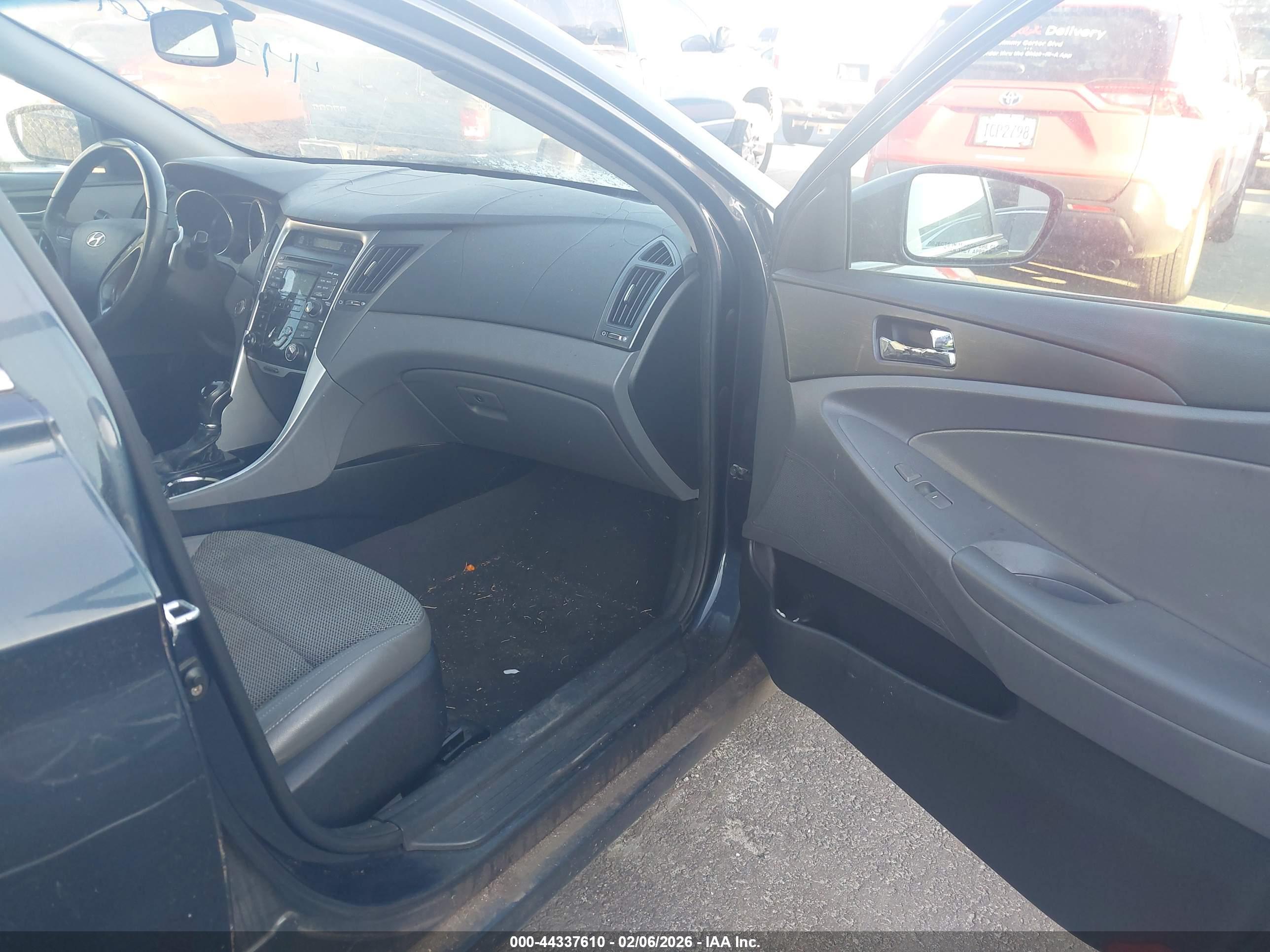 HYUNDAI SONATA image 5