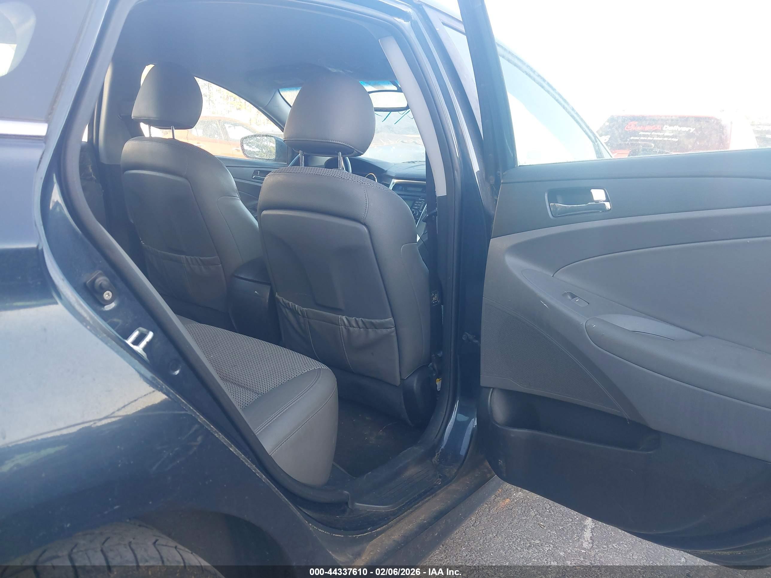 HYUNDAI SONATA image 8