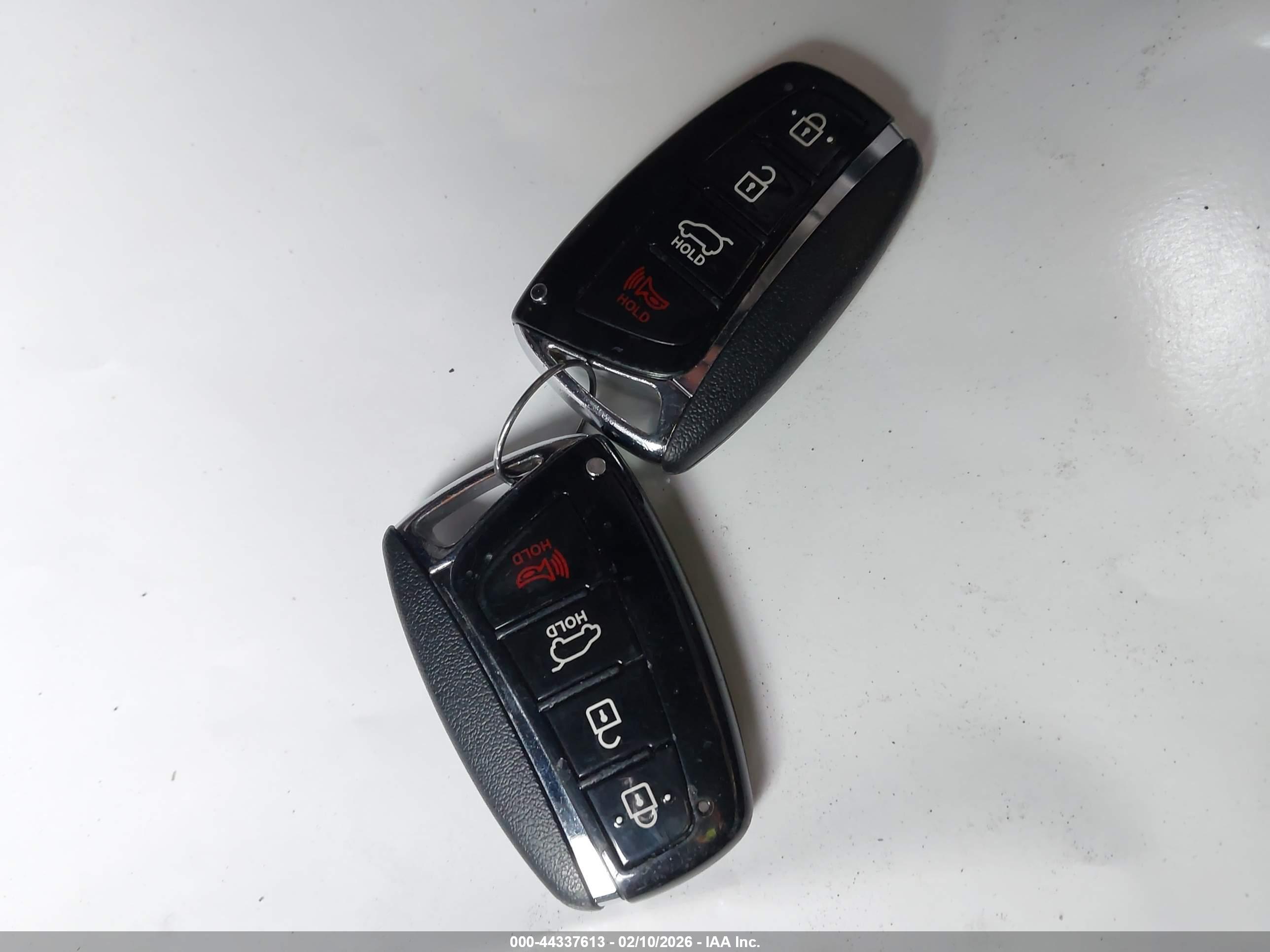 HYUNDAI SANTA image 11