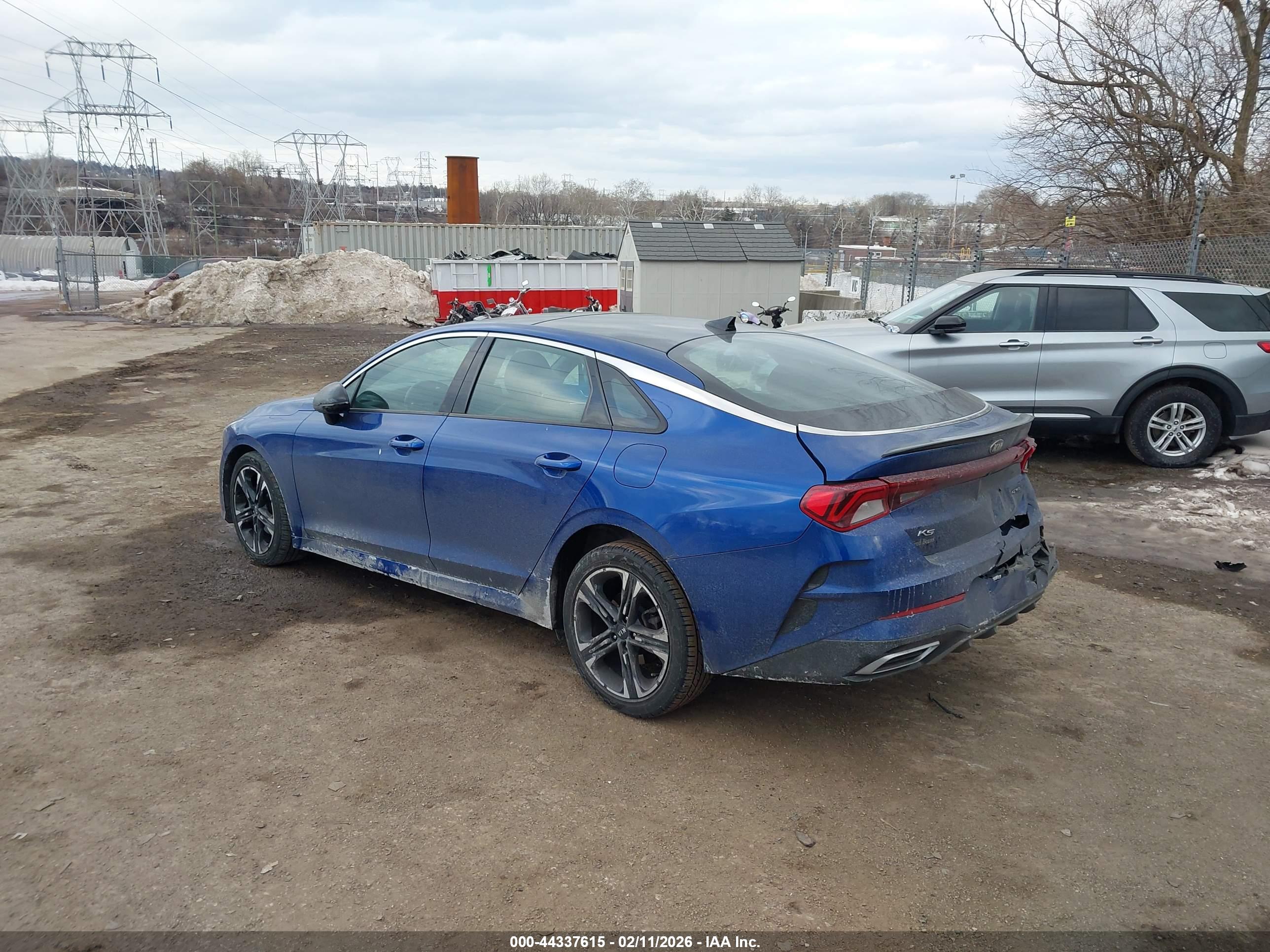 KIA K5 image 3