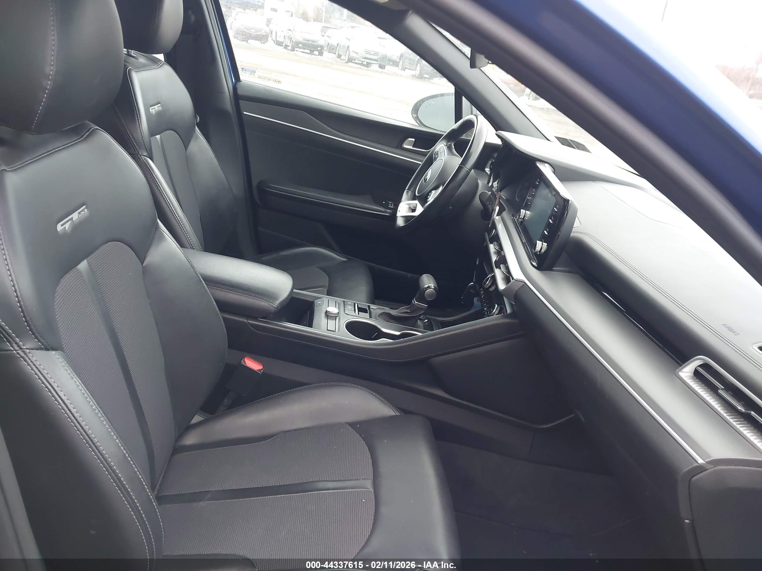 KIA K5 image 5