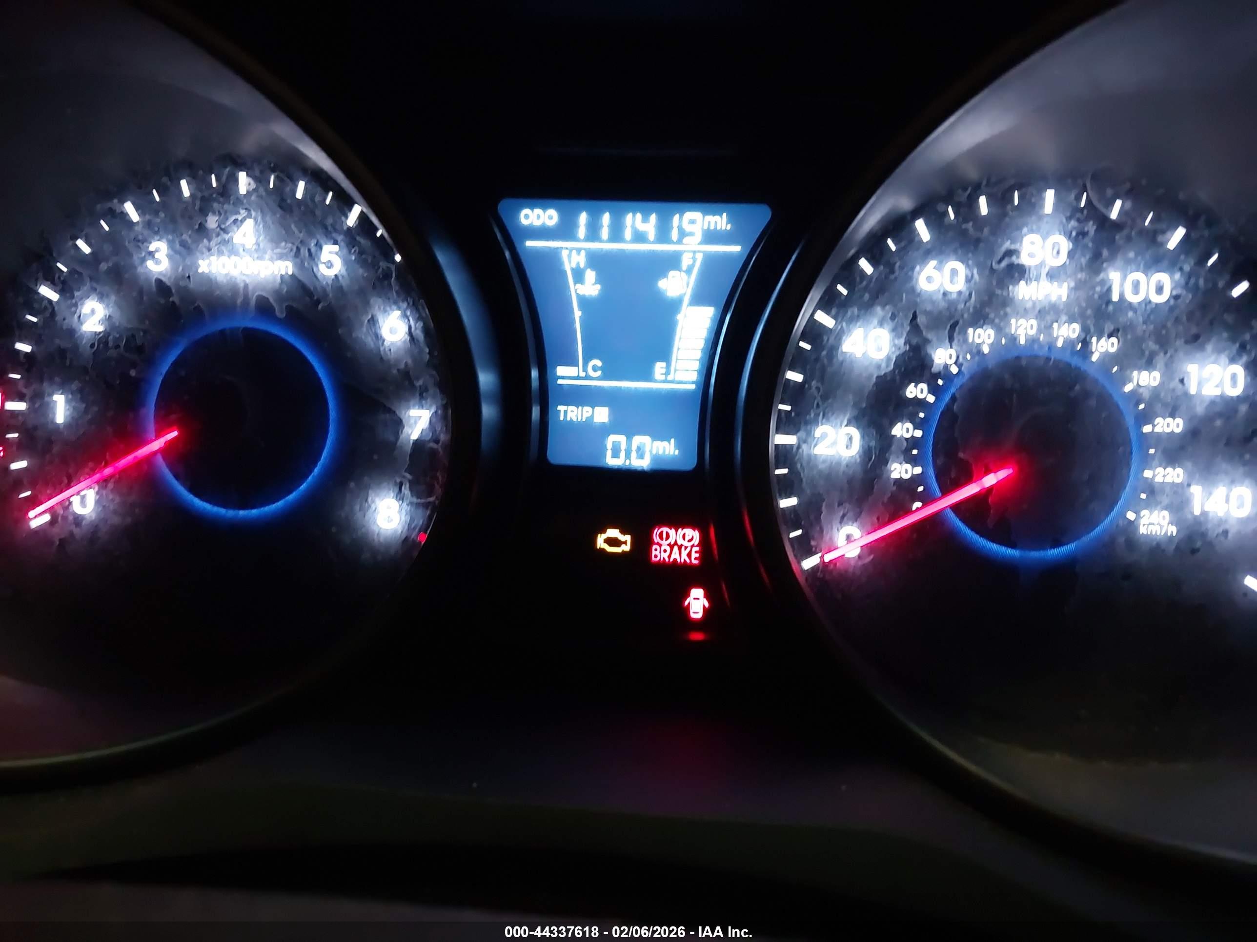 HYUNDAI VELOSTER image 7