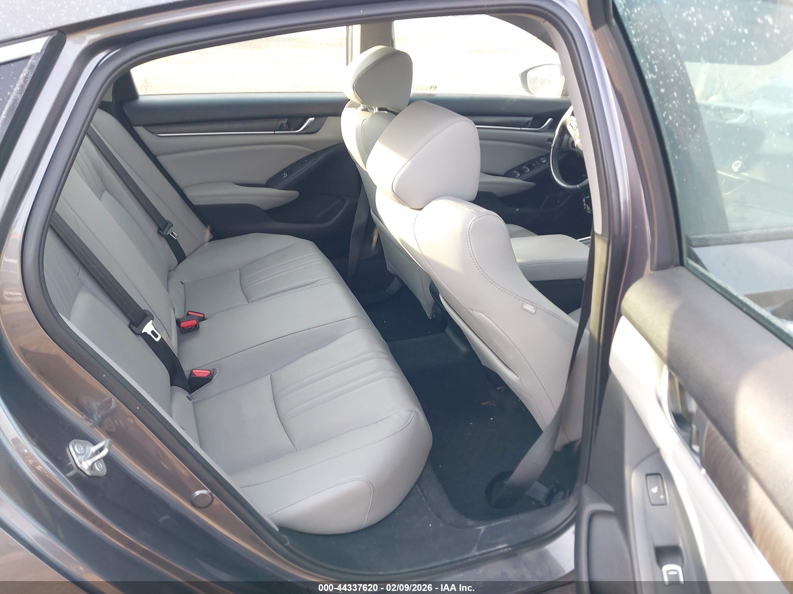 HONDA ACCORD image 8