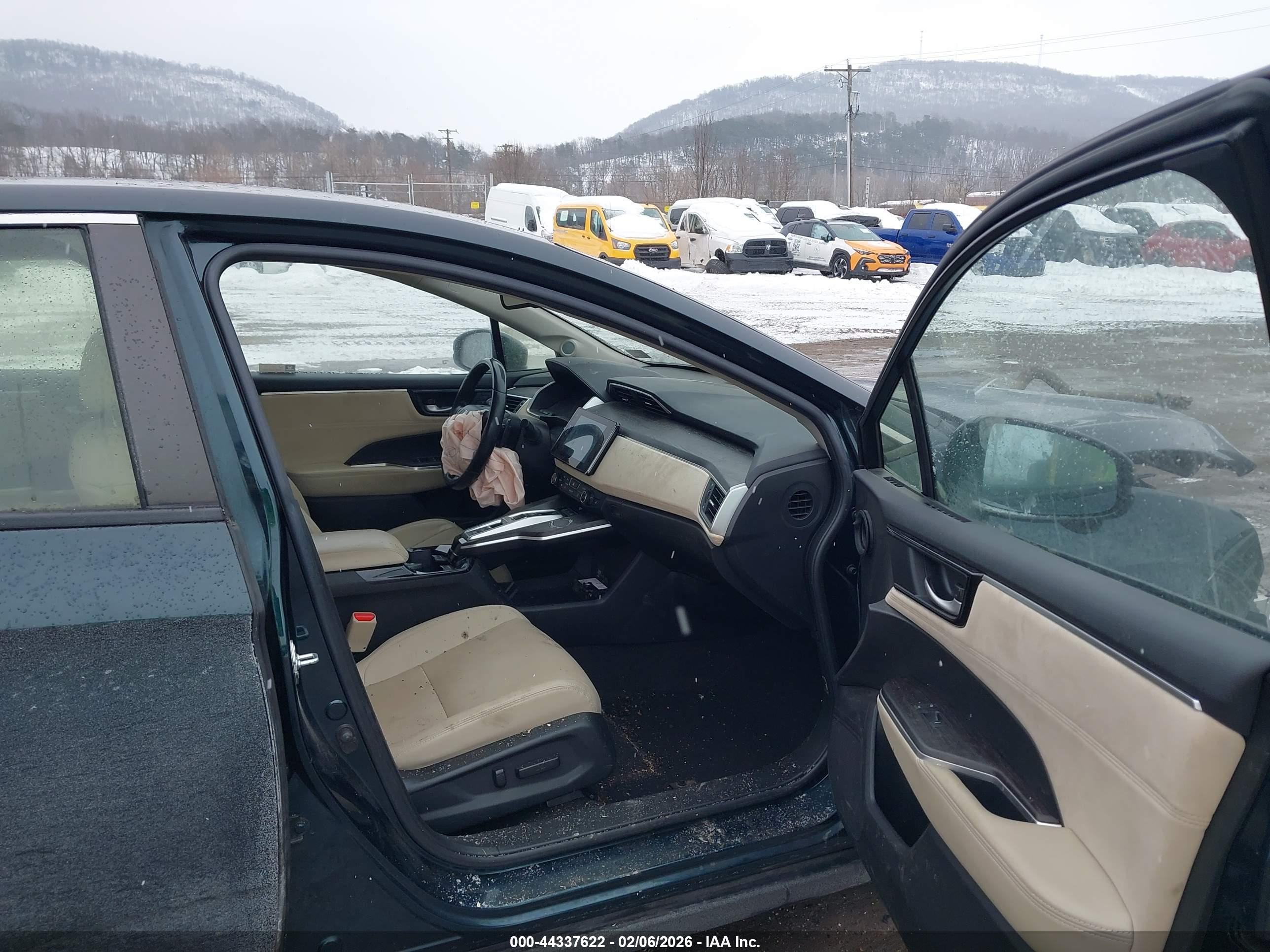 HONDA CLARITY image 5
