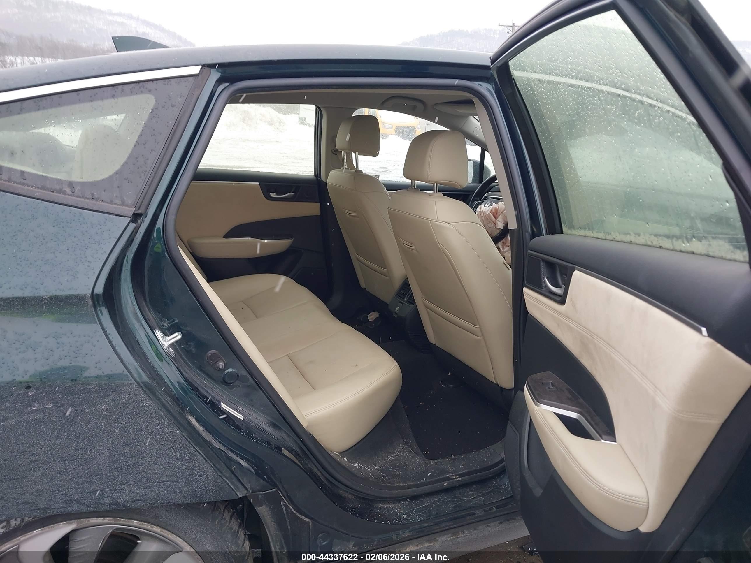 HONDA CLARITY image 8
