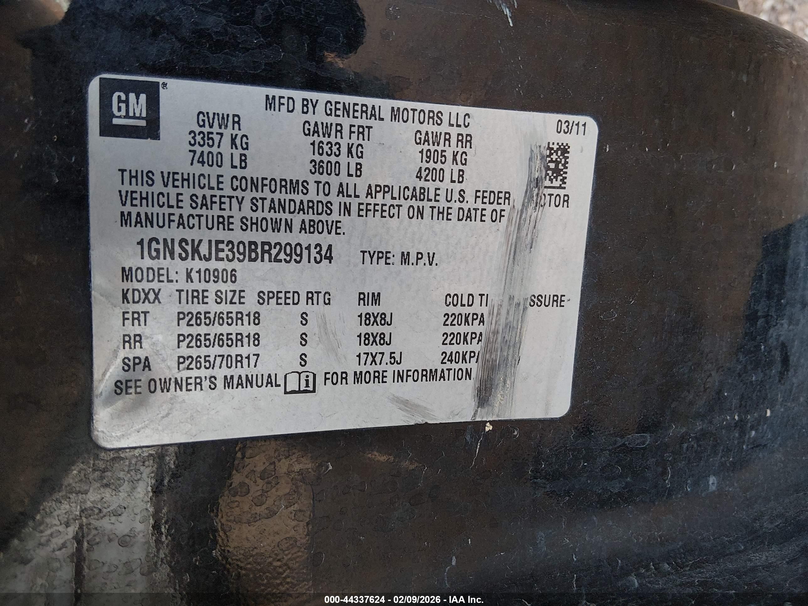 CHEVROLET SUBURBAN image 9