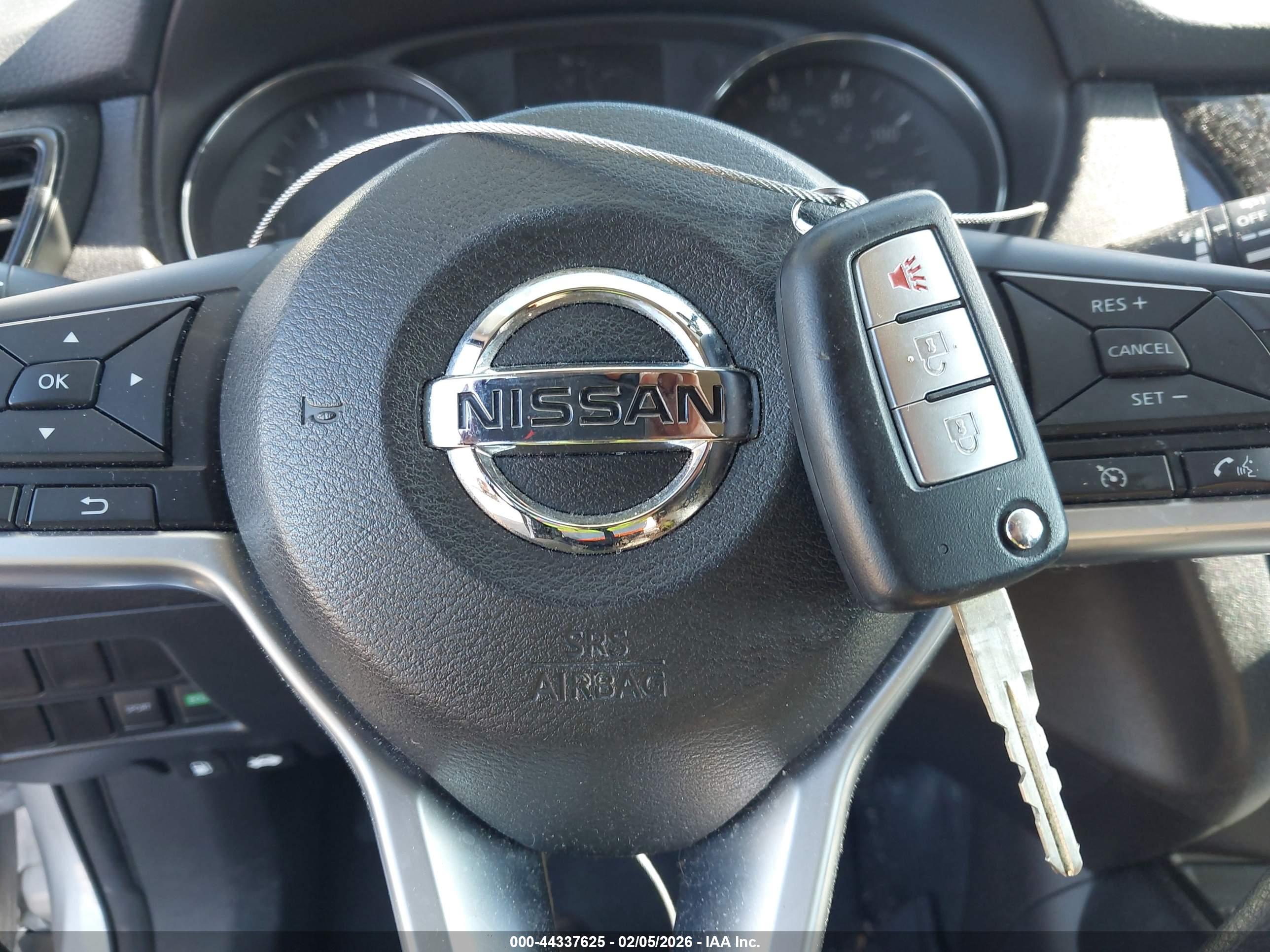 NISSAN ROGUE image 11