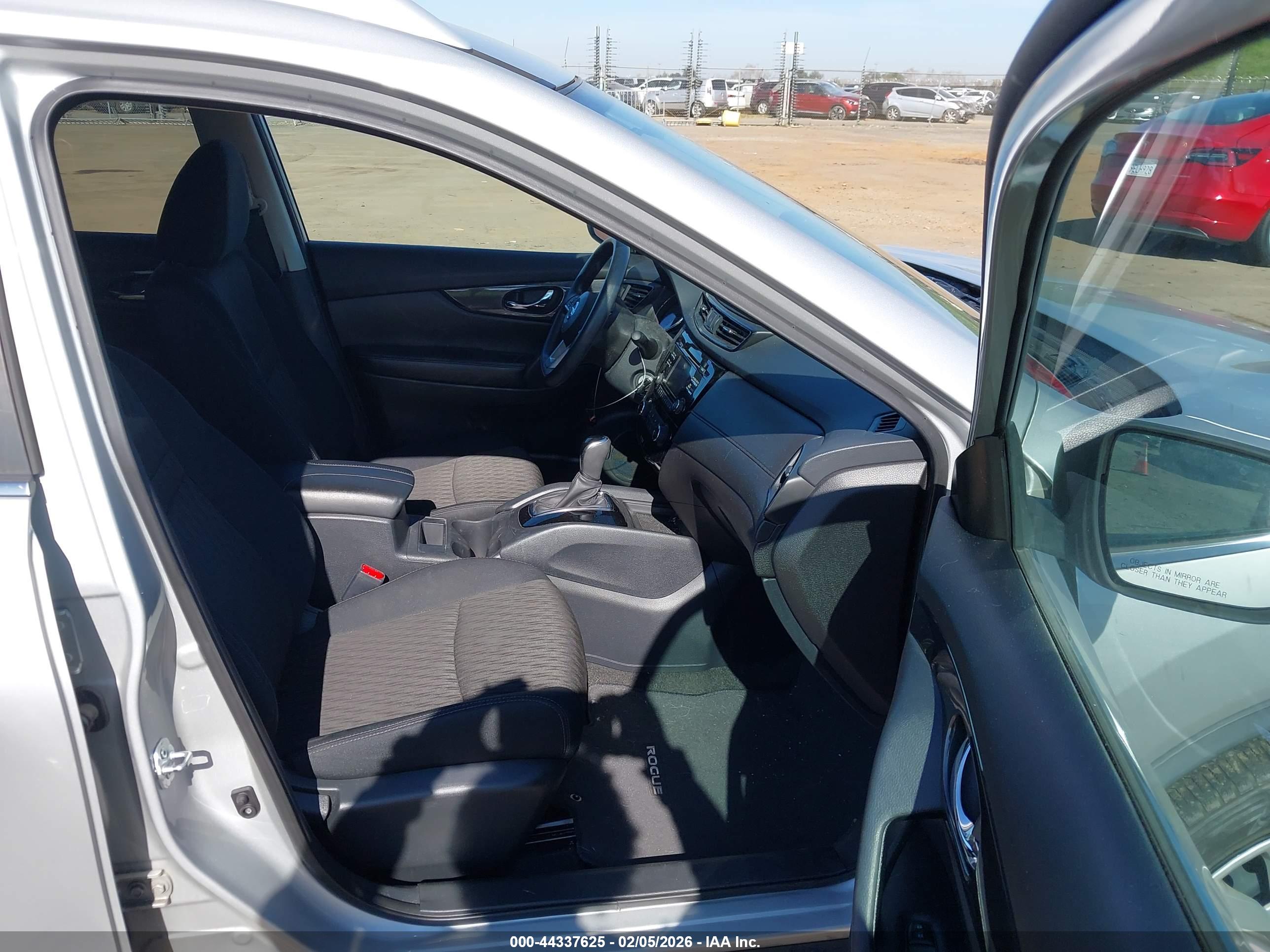 NISSAN ROGUE image 5