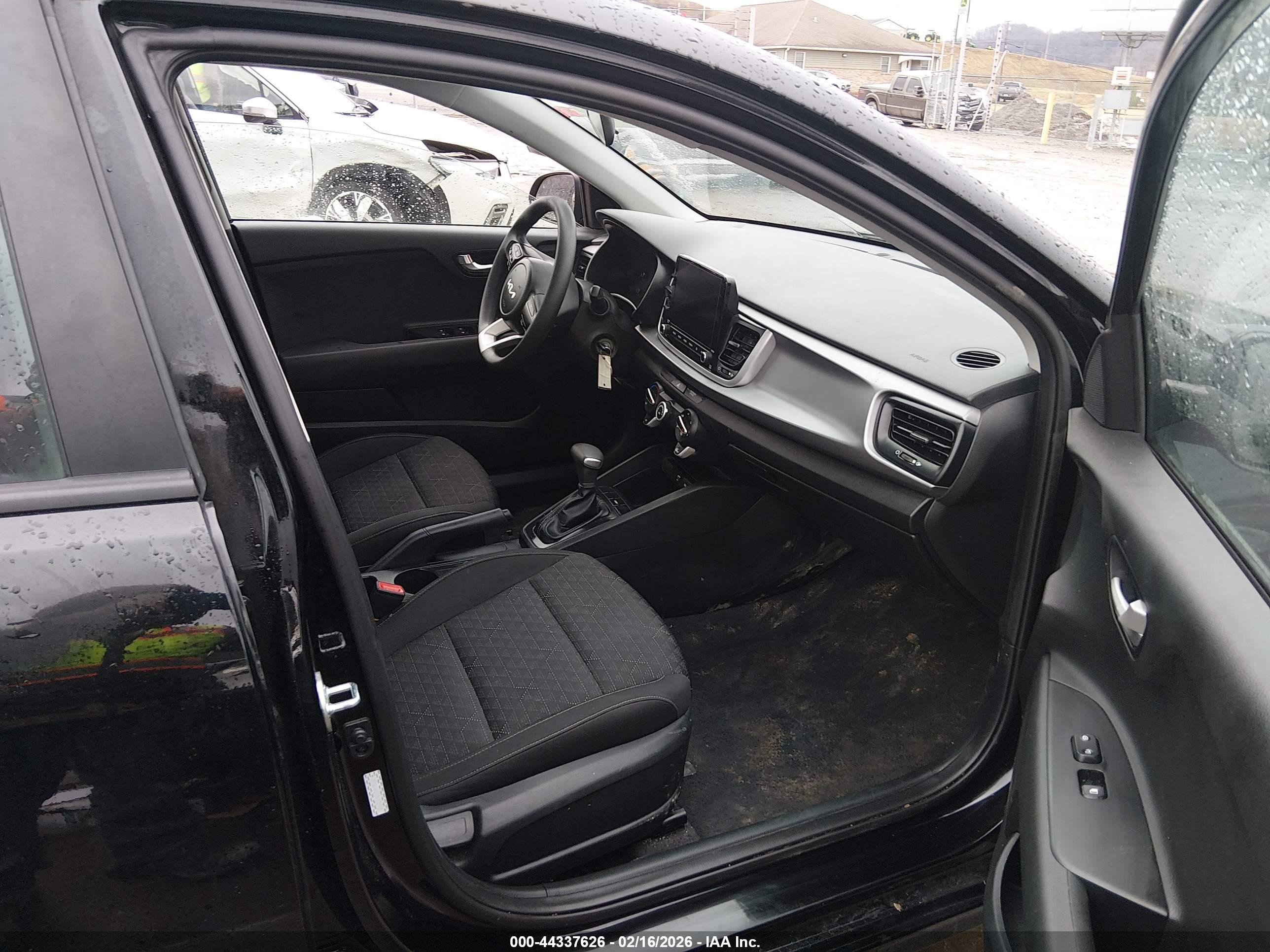 KIA RIO image 5