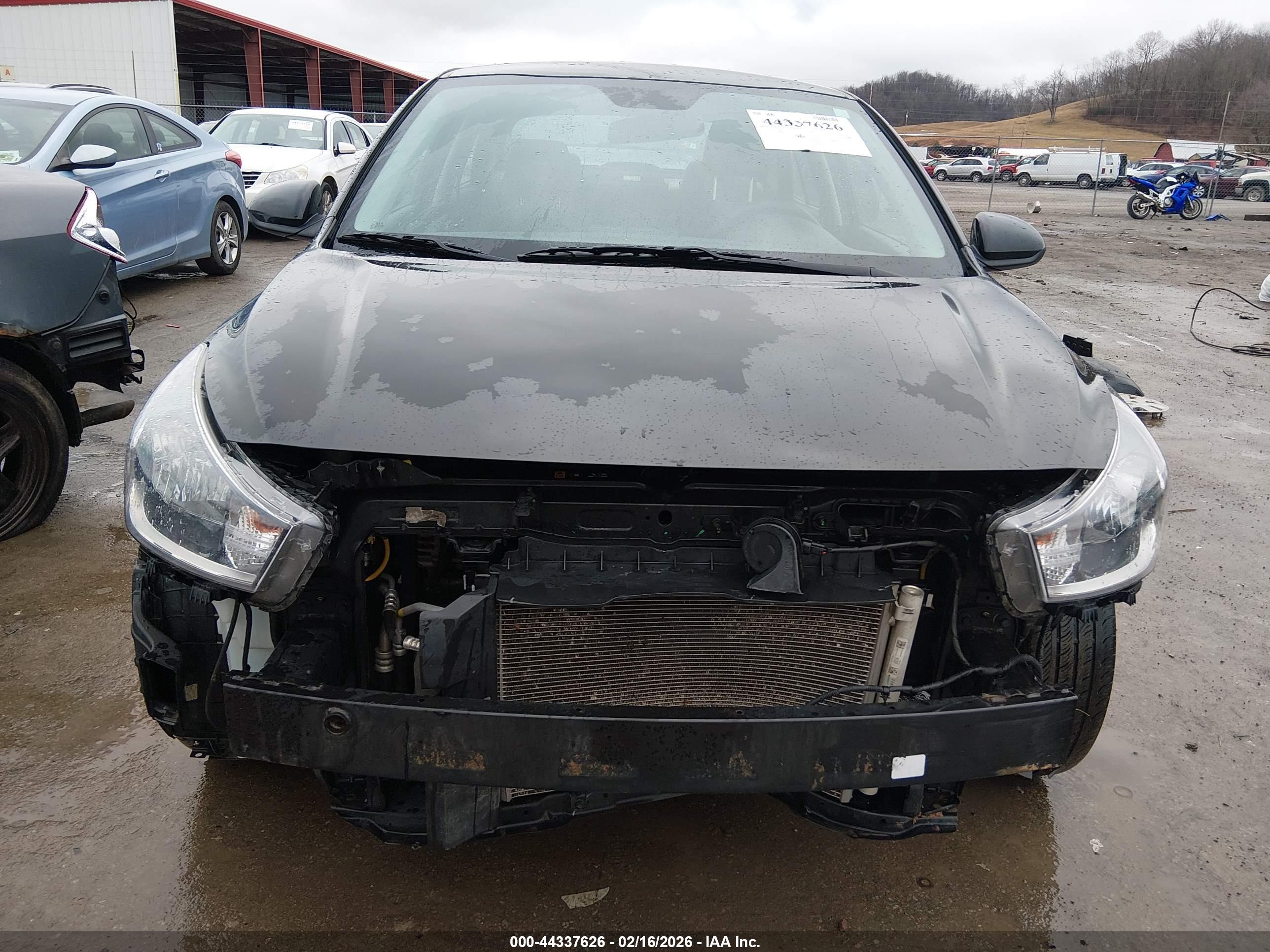 KIA RIO image 6