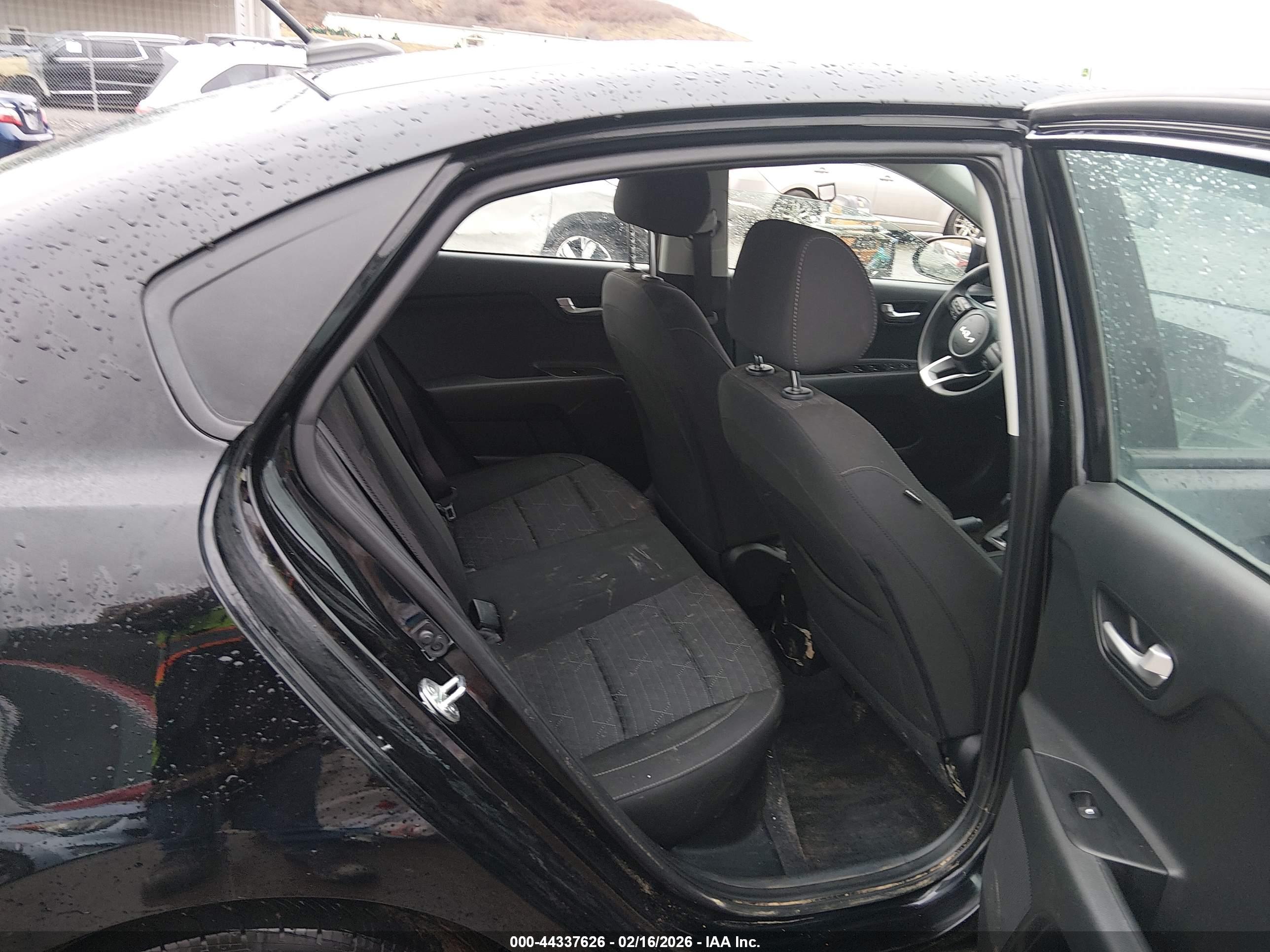 KIA RIO image 8
