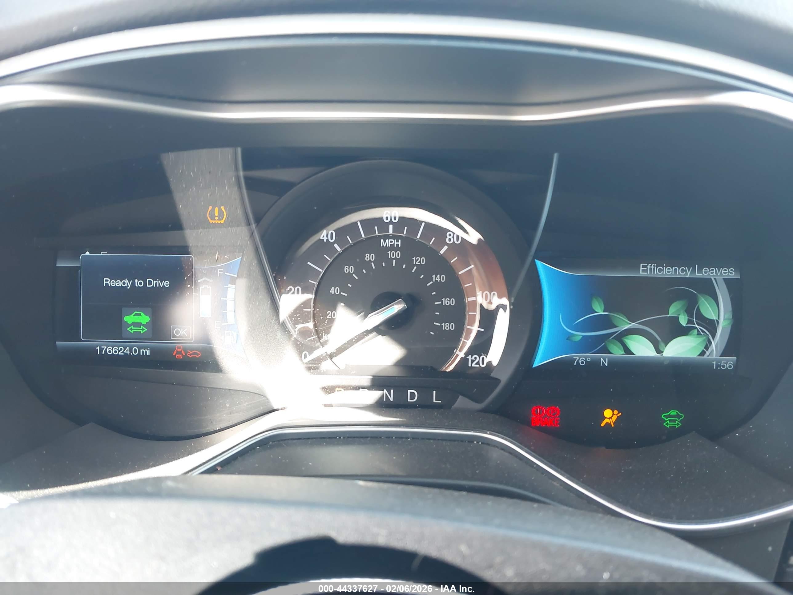 FORD FUSION image 7