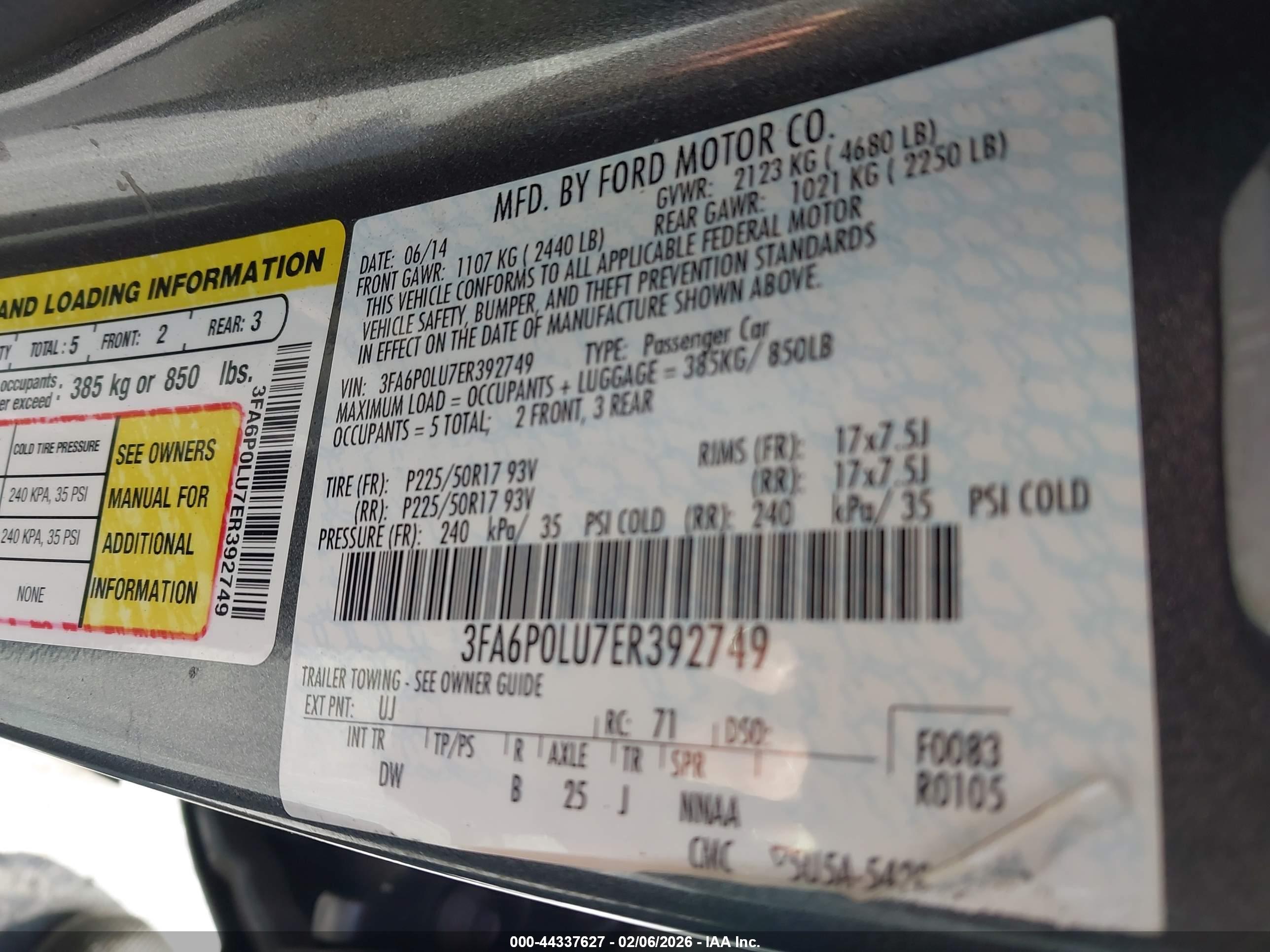 FORD FUSION image 9