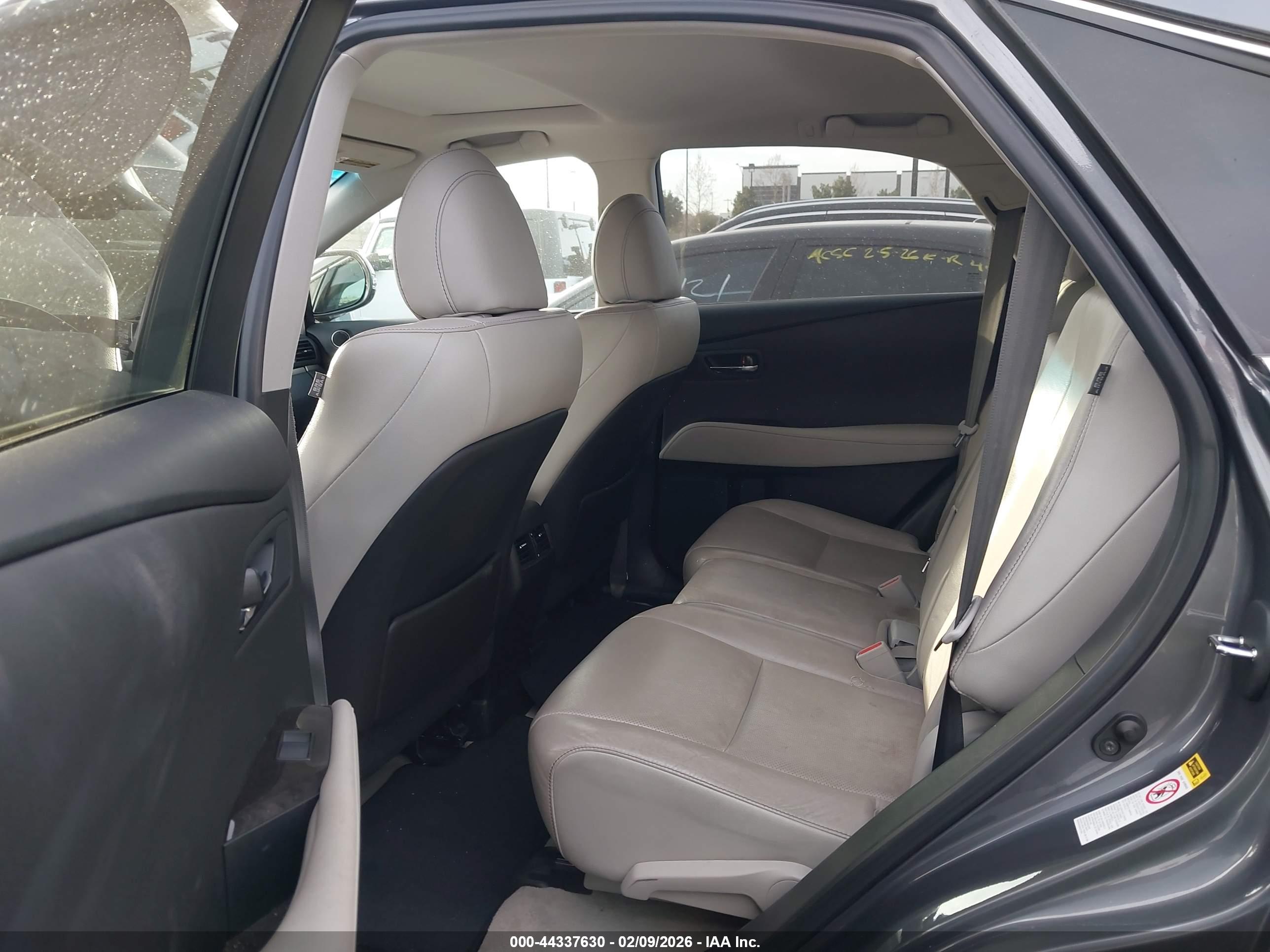 LEXUS RX image 8