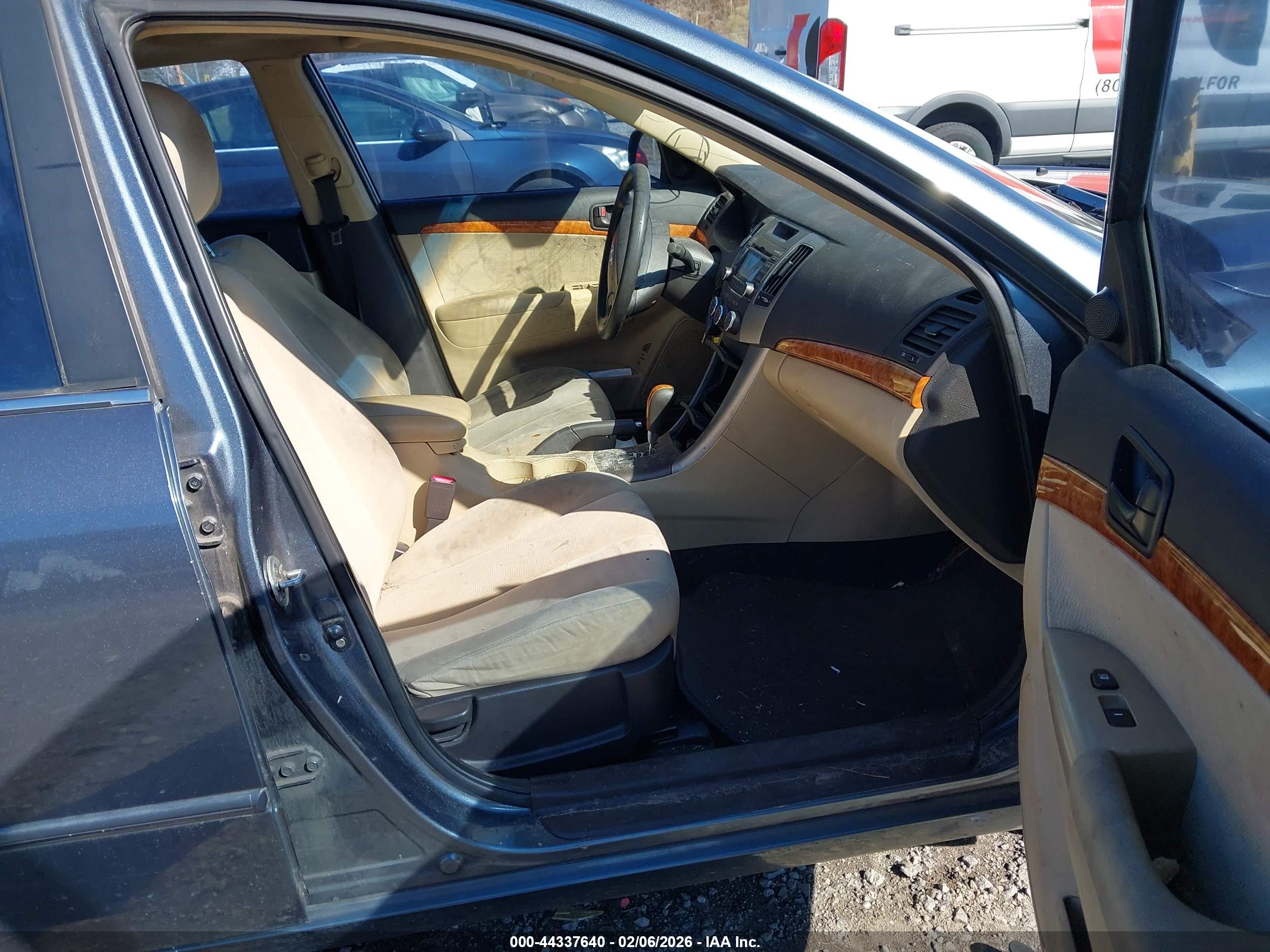 HYUNDAI SONATA image 5