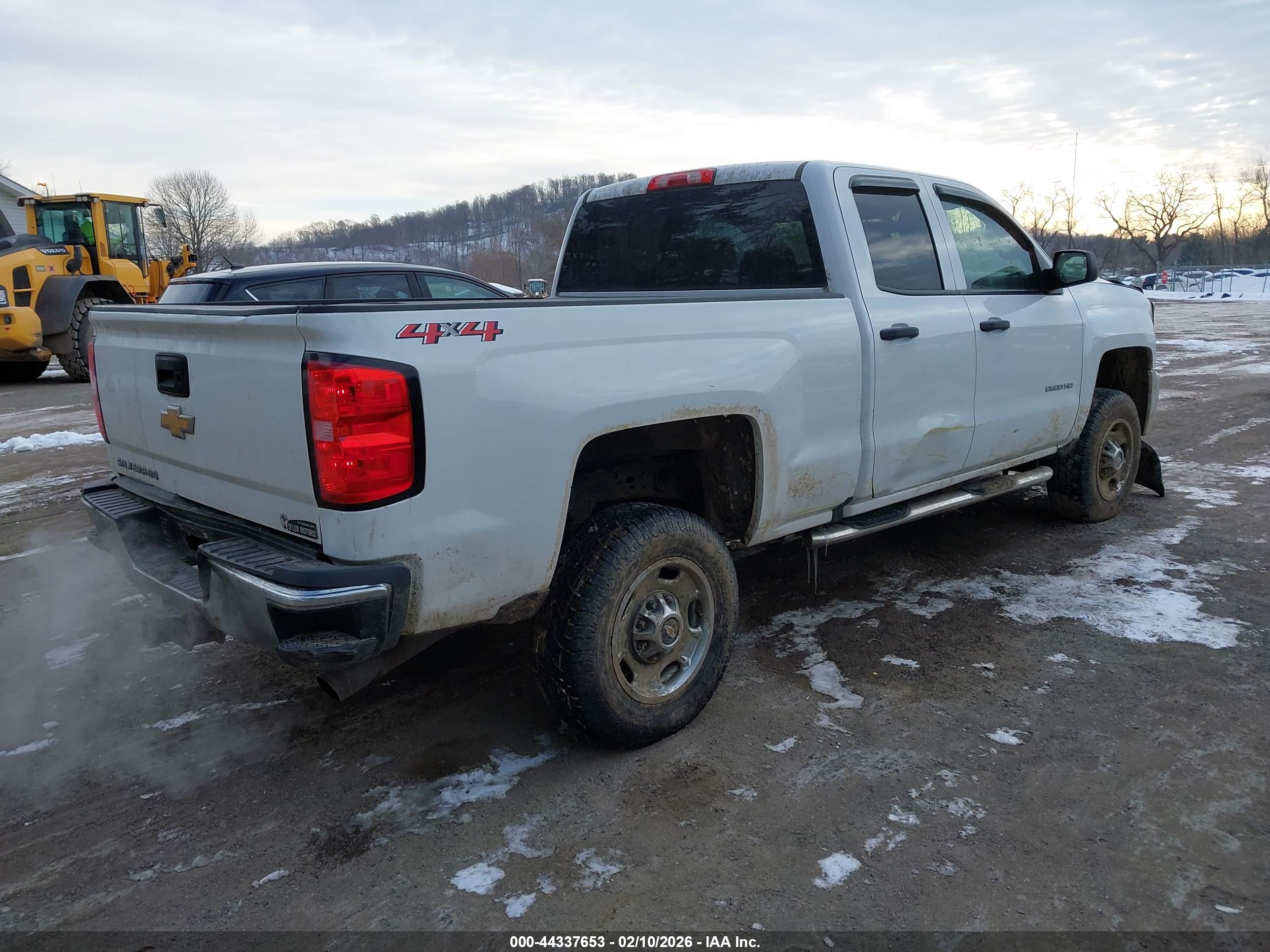 CHEVROLET SILVERADO image 4