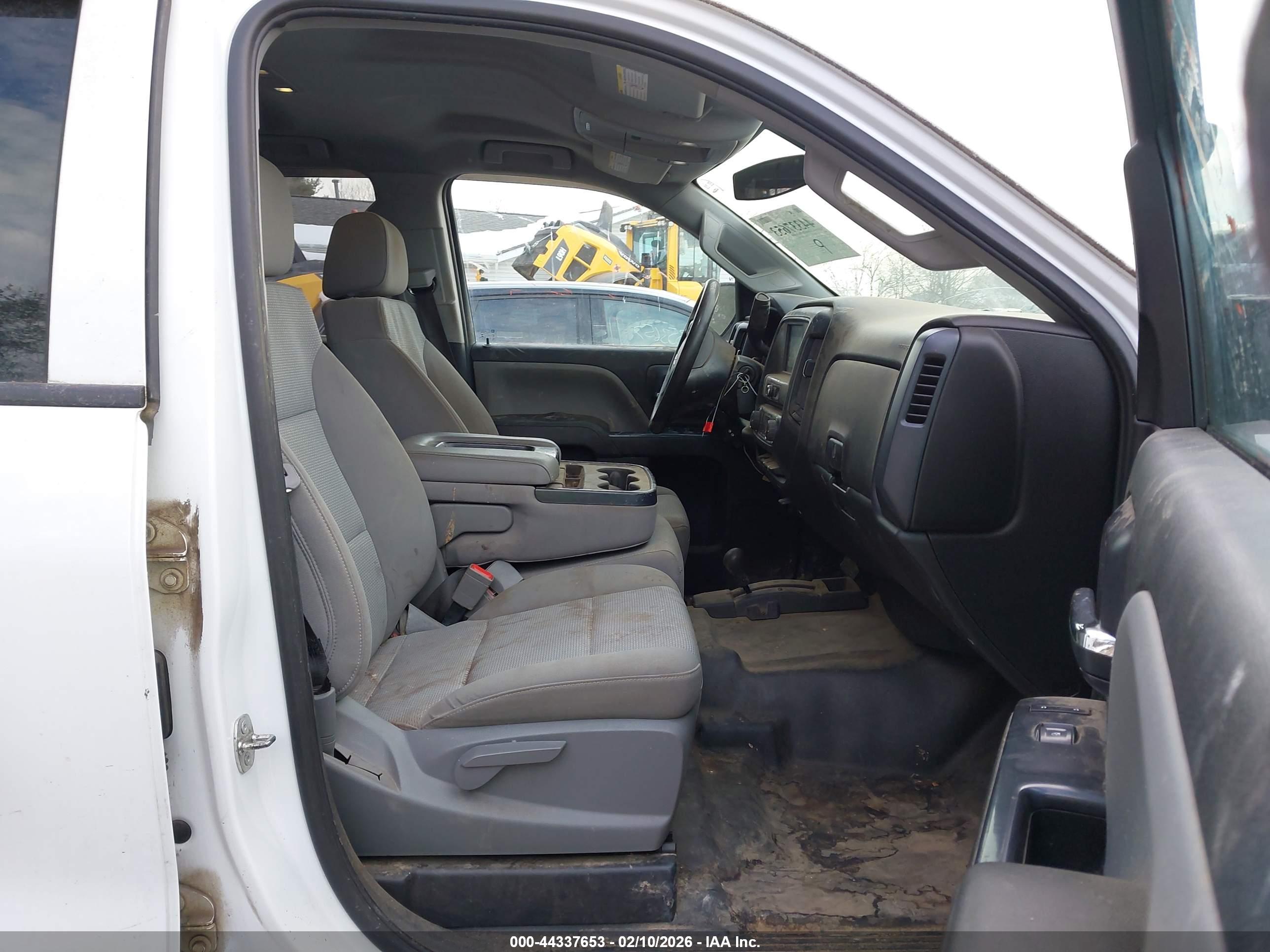 CHEVROLET SILVERADO image 5