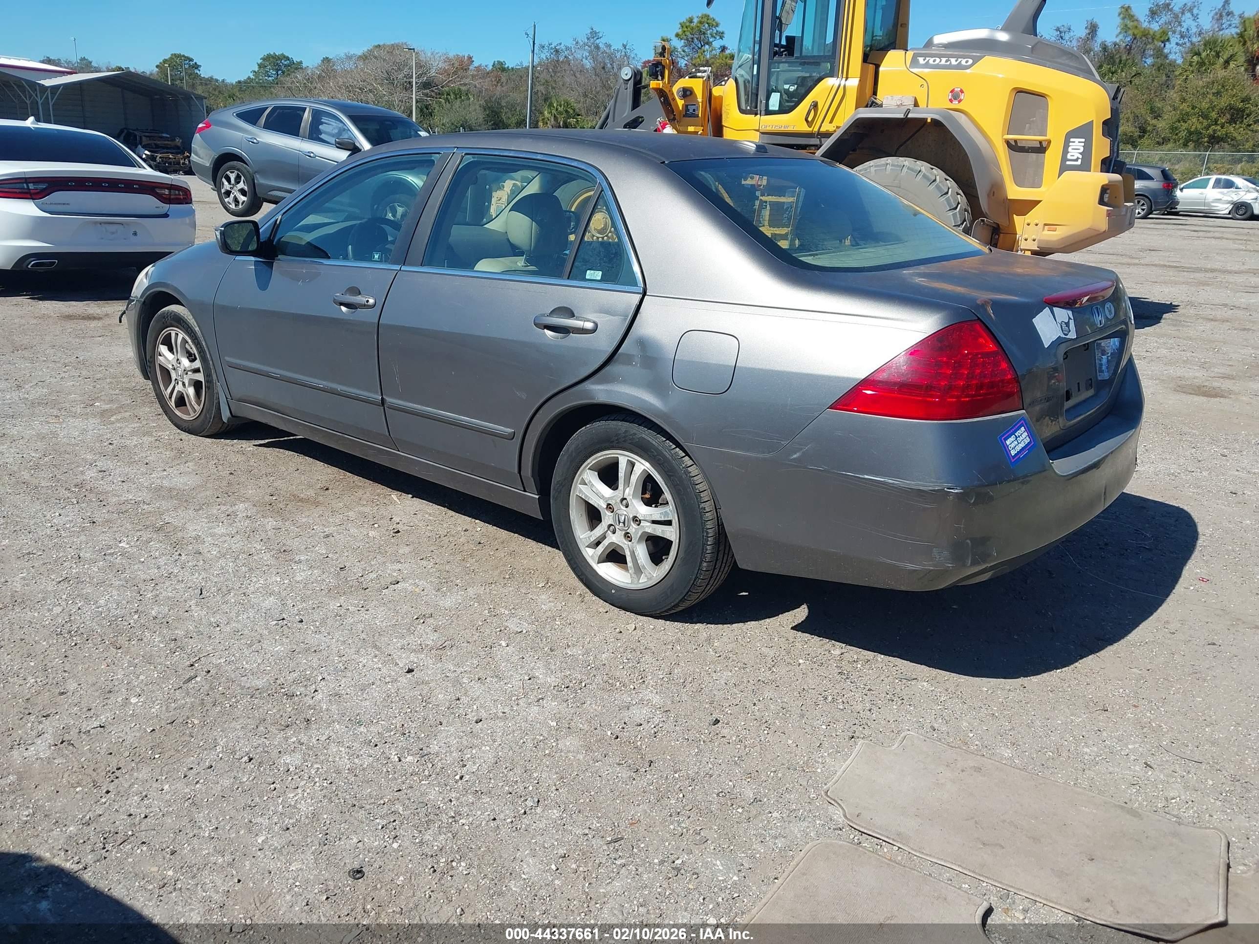 HONDA ACCORD image 3