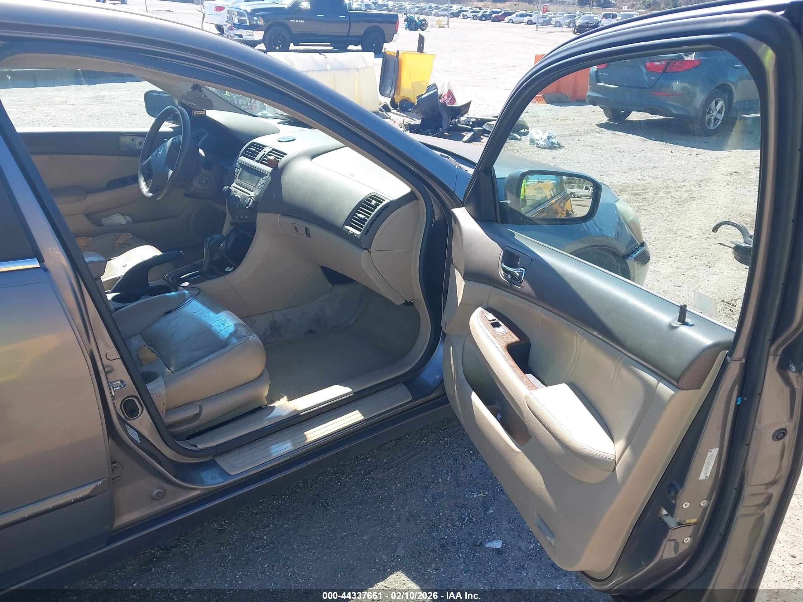 HONDA ACCORD image 5