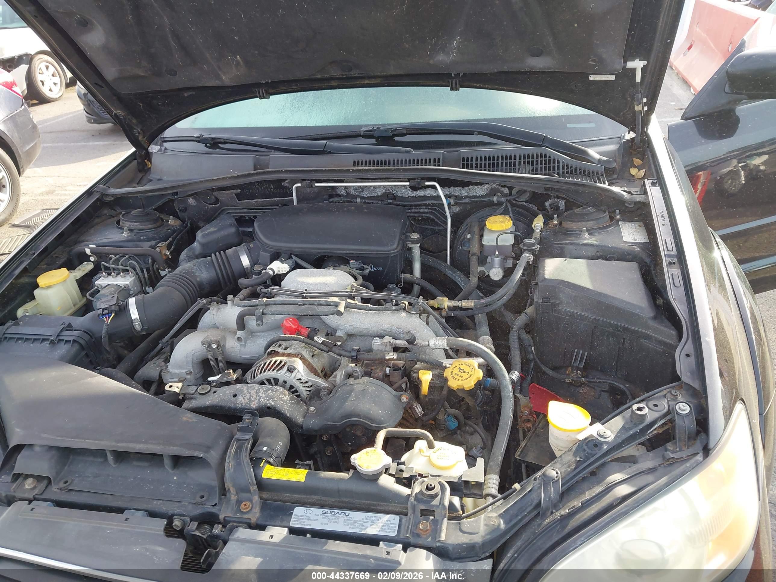 SUBARU OUTBACK image 10