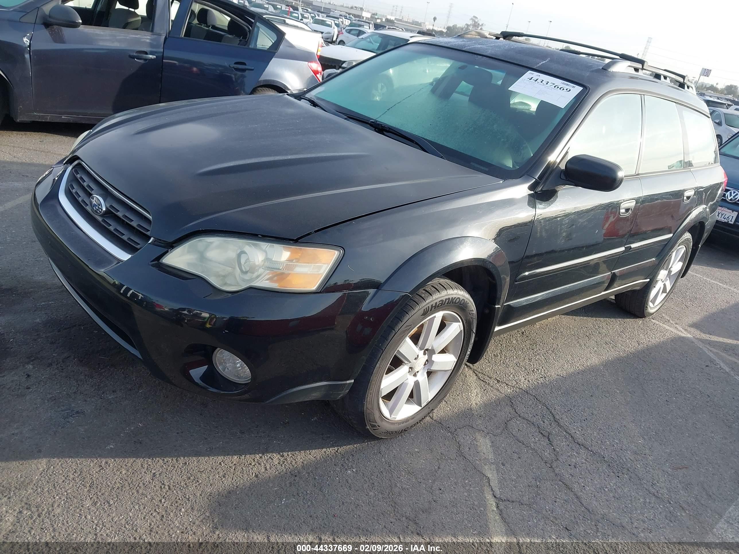 SUBARU OUTBACK image 2