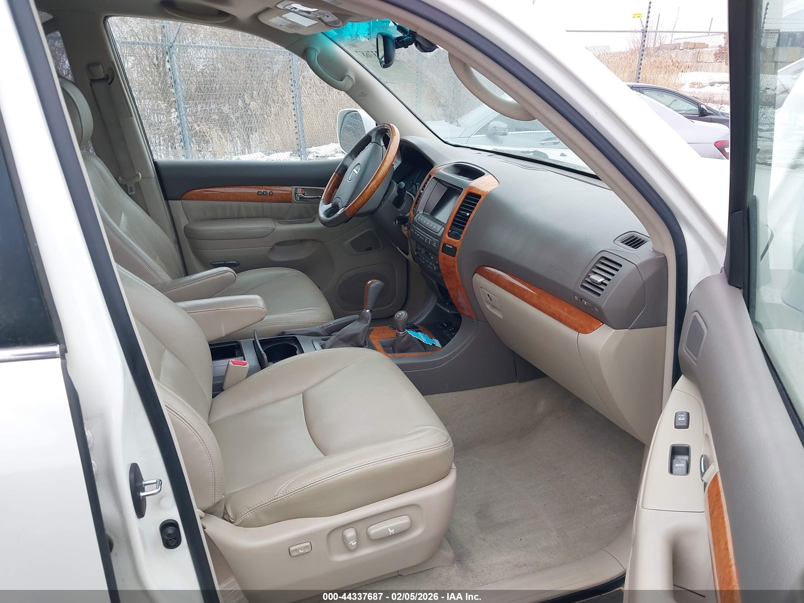 LEXUS GX image 5