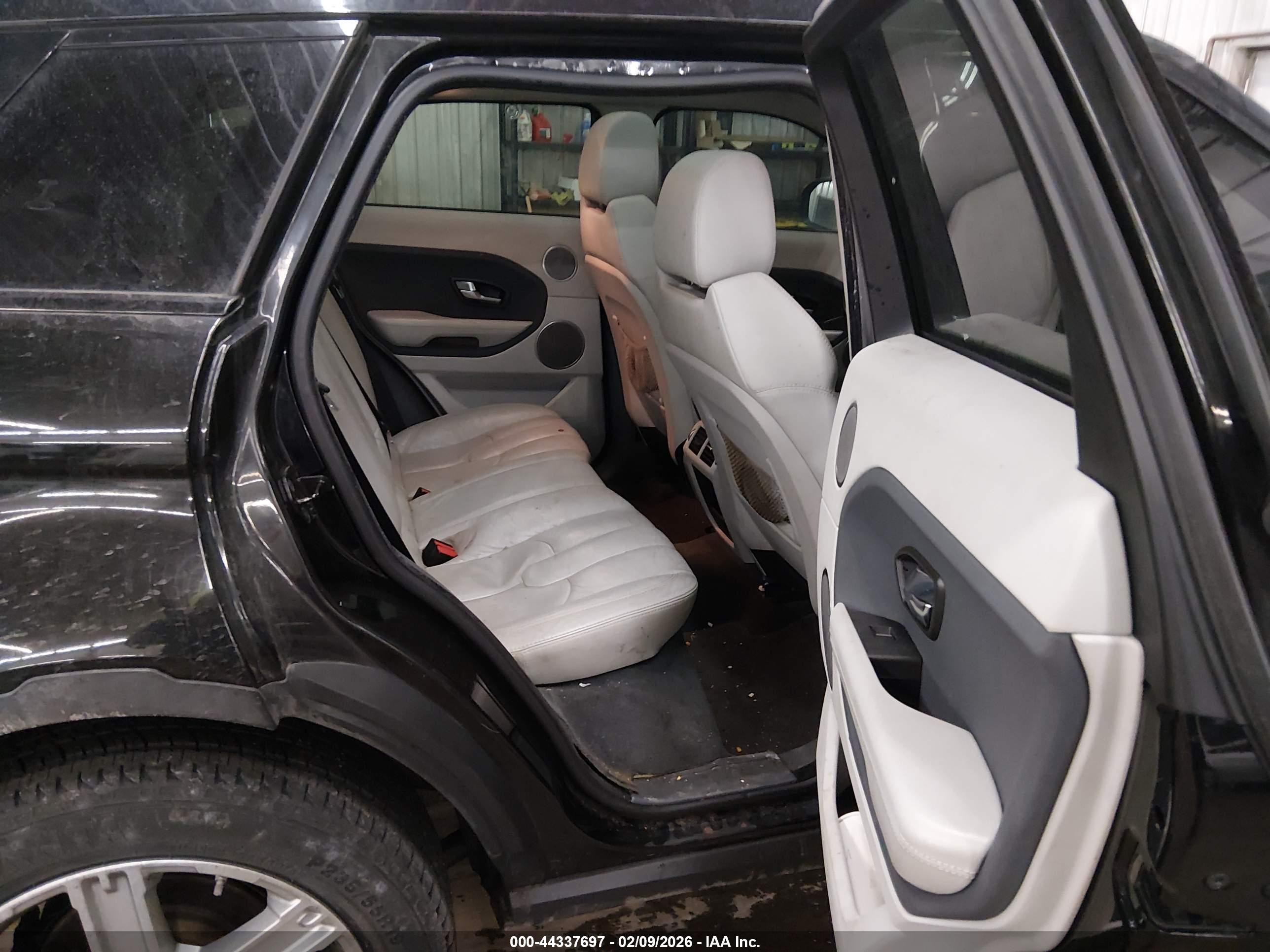 LAND ROVER image 8