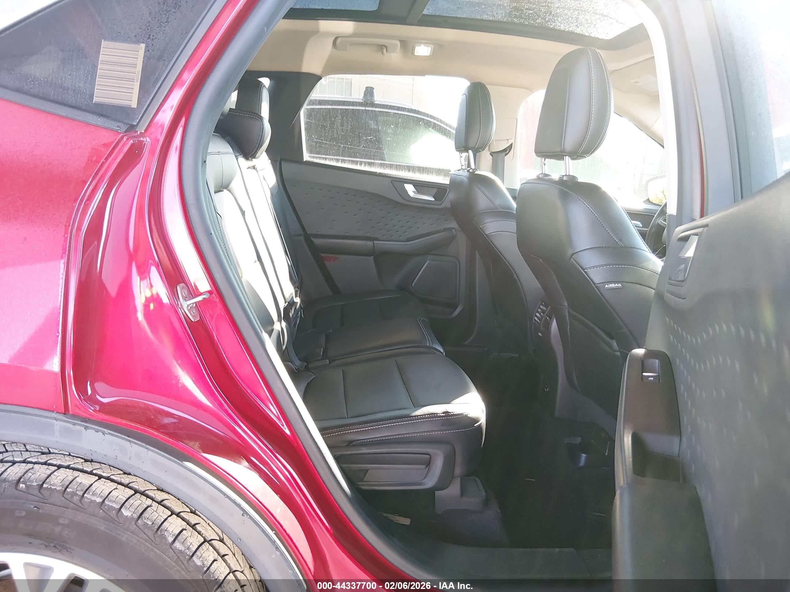 FORD ESCAPE image 8