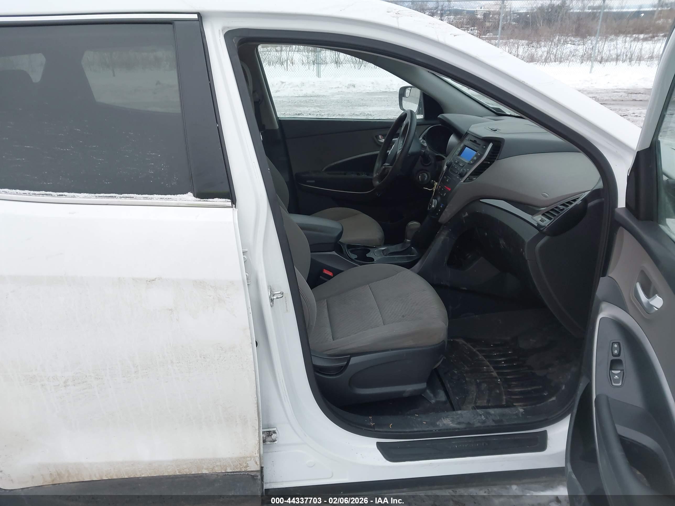 HYUNDAI SANTA image 5