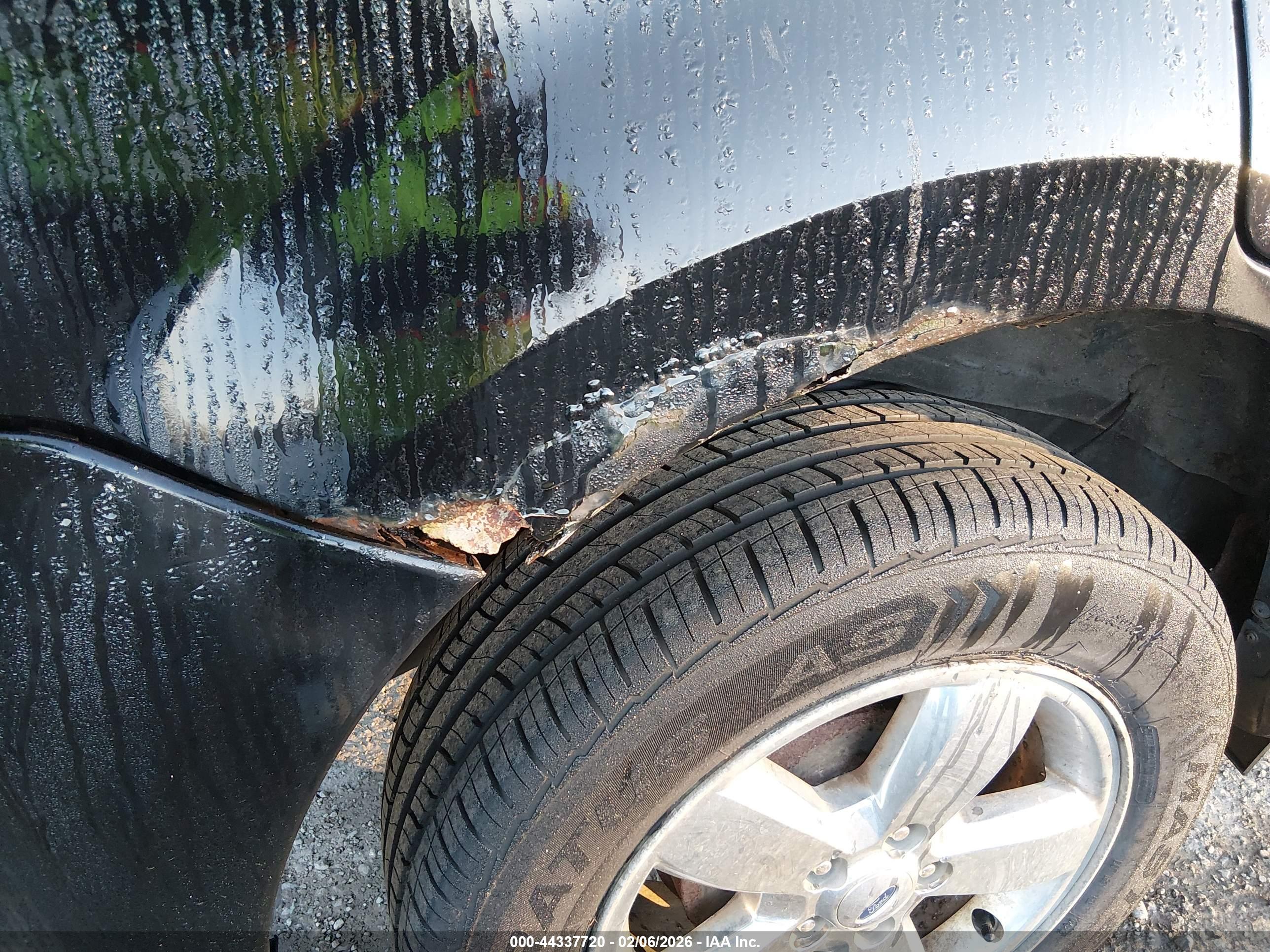 FORD ESCAPE image 6