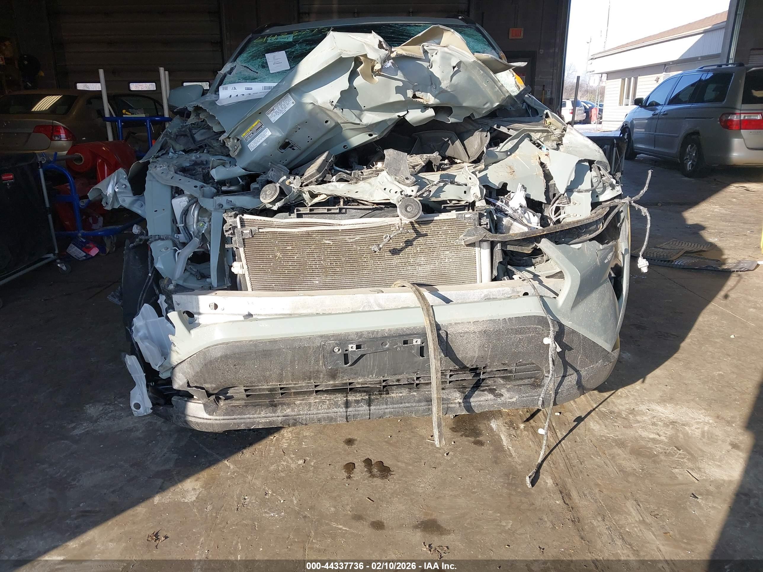 TOYOTA RAV4 image 6