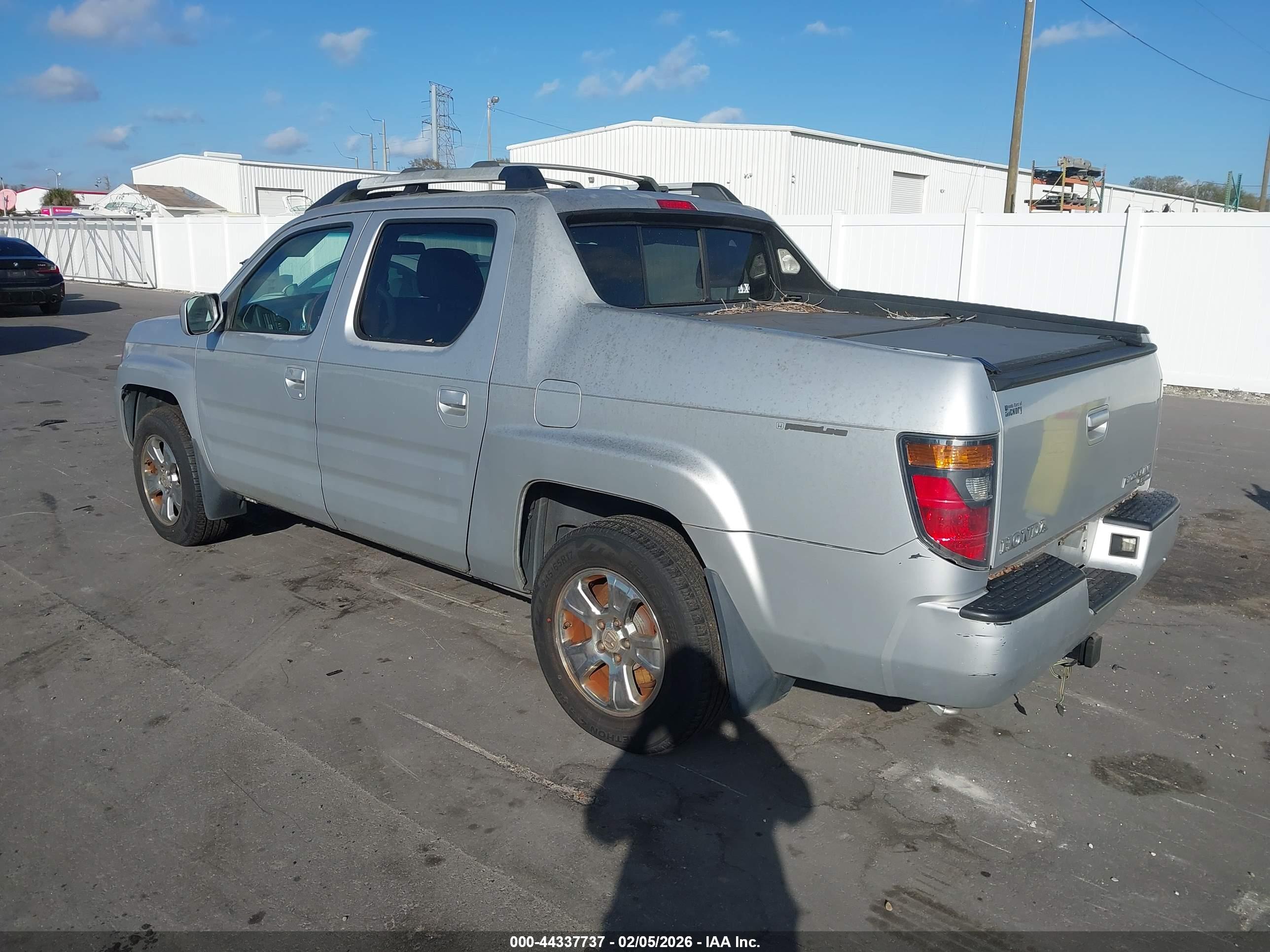 HONDA RIDGELINE image 3