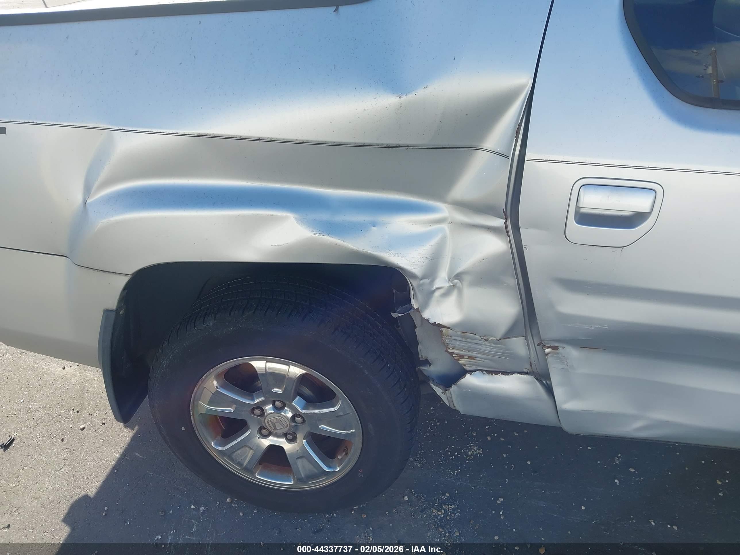 HONDA RIDGELINE image 6