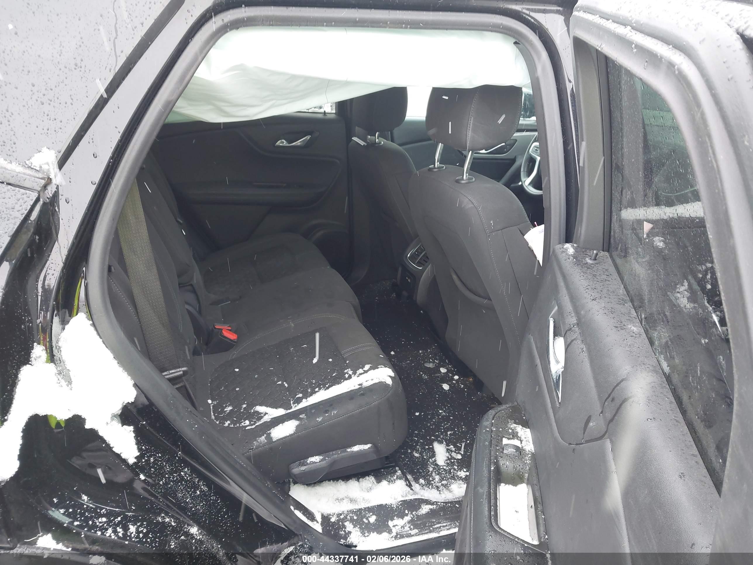 CHEVROLET BLAZER image 8