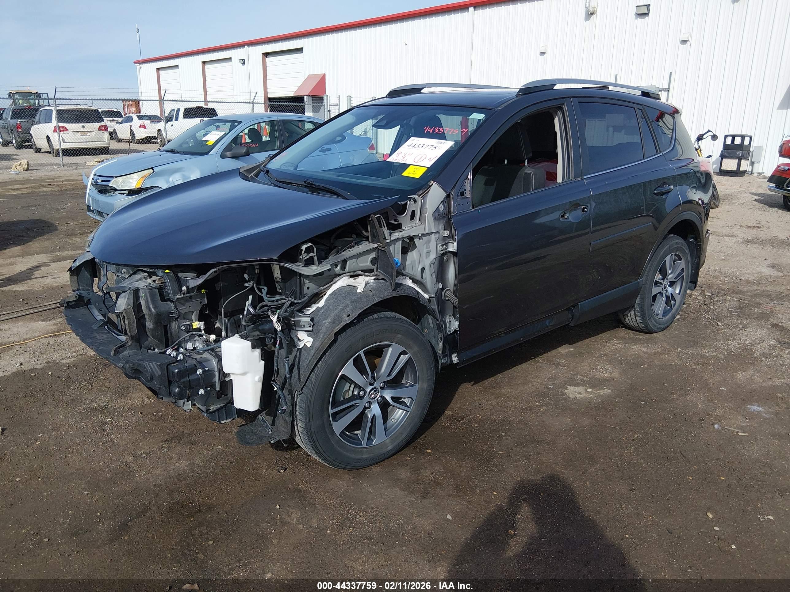 TOYOTA RAV4 image 2