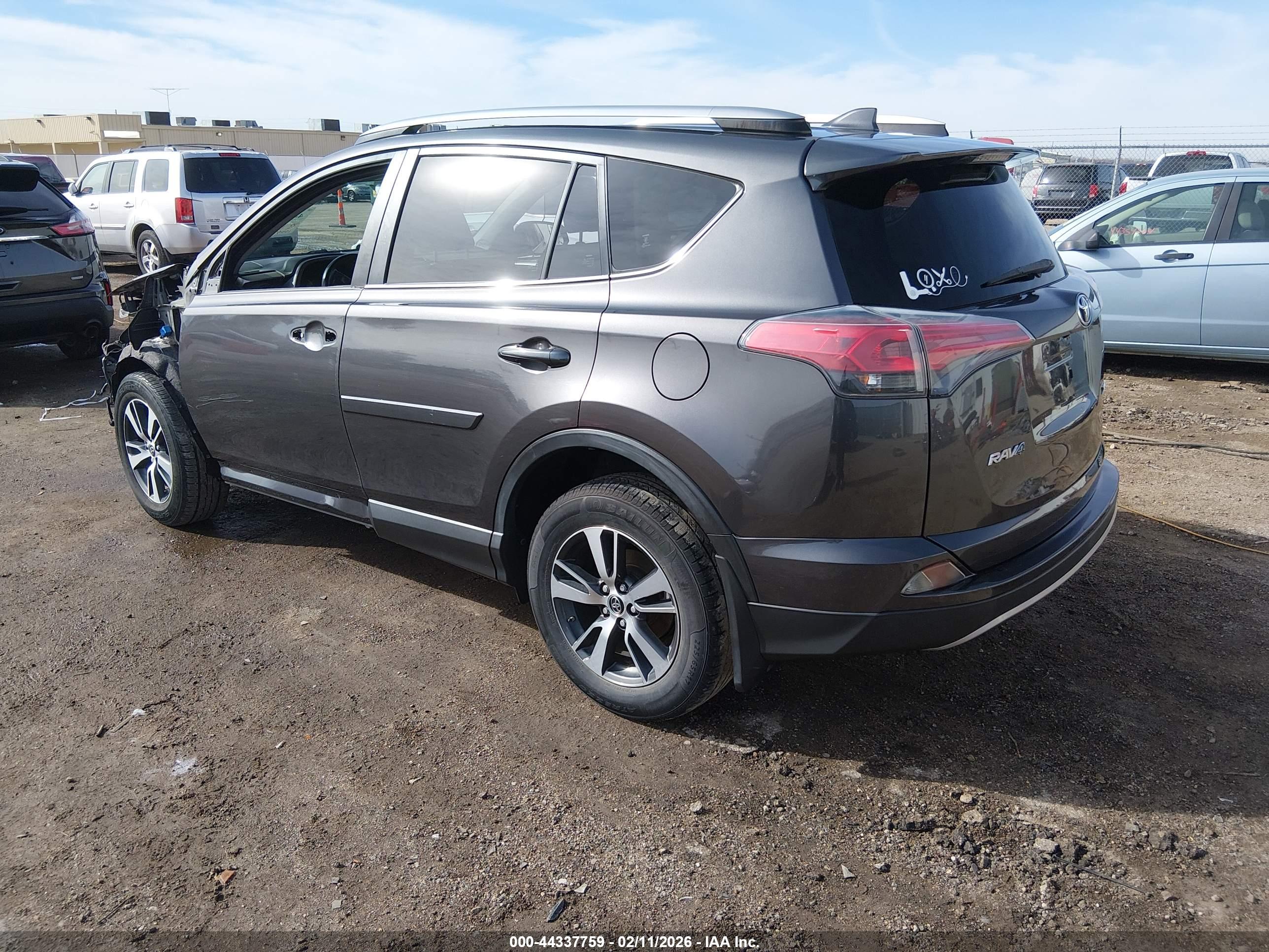 TOYOTA RAV4 image 3