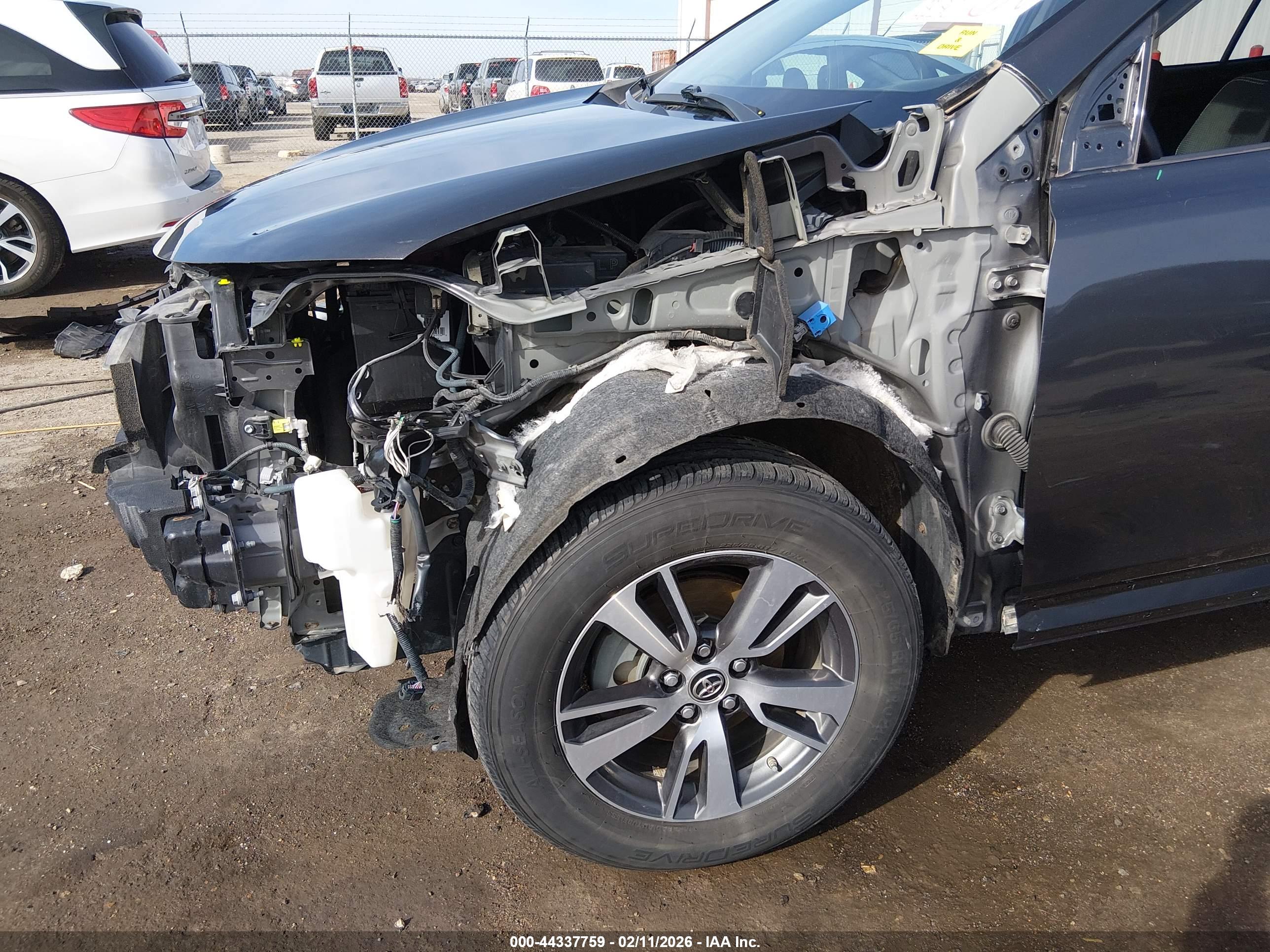TOYOTA RAV4 image 6