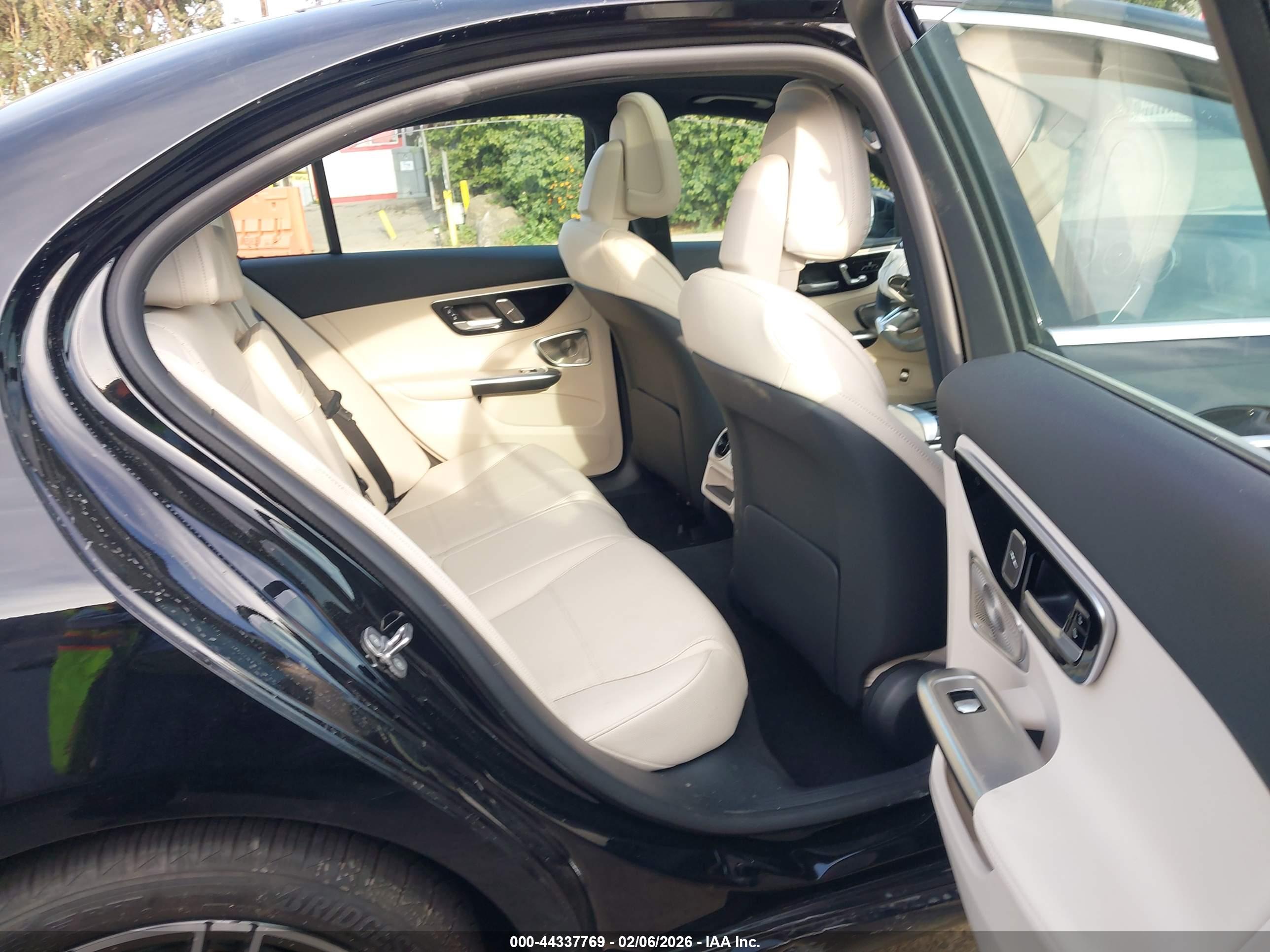MERCEDES-BENZ C image 8