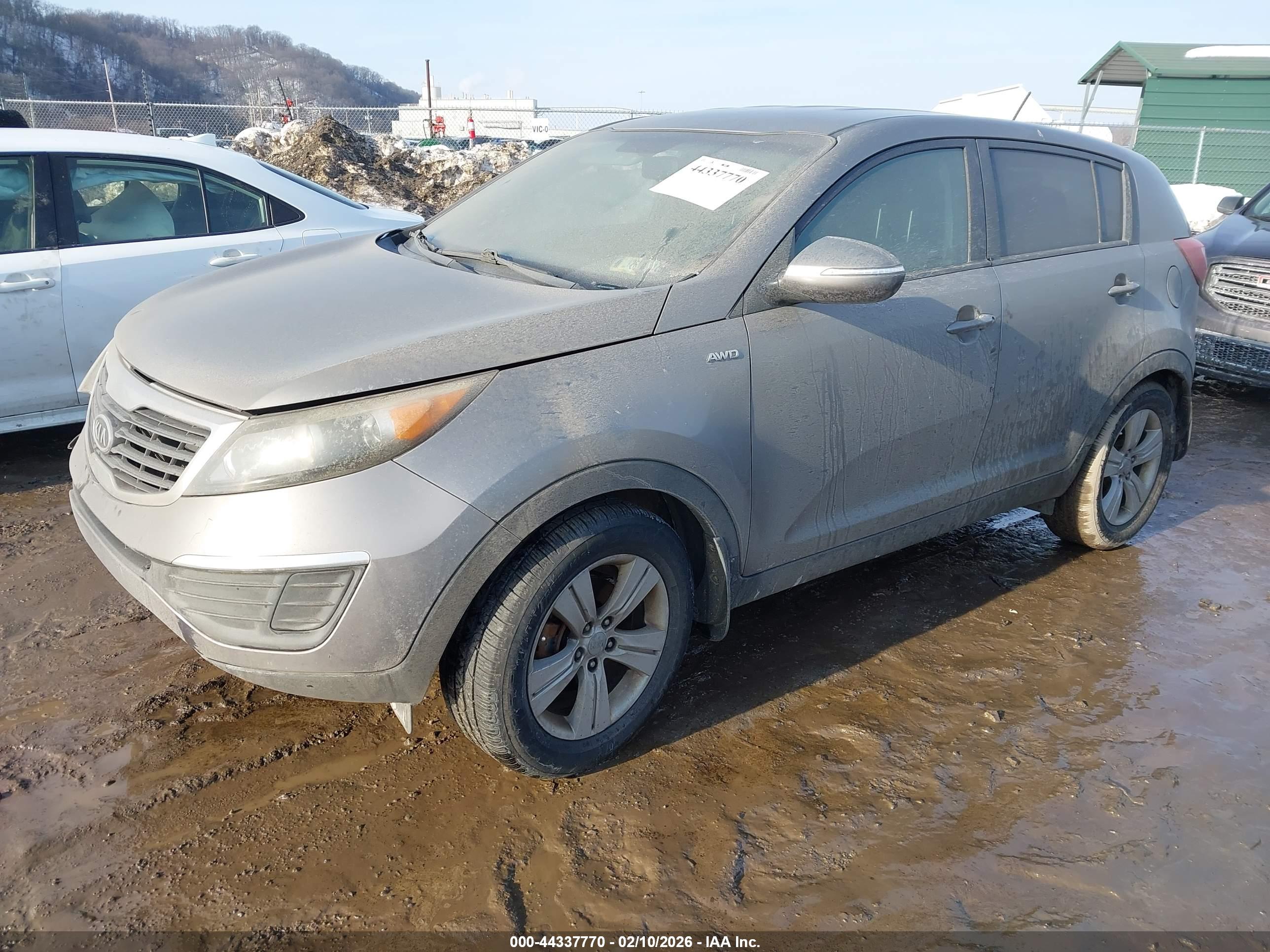 KIA SPORTAGE image 2