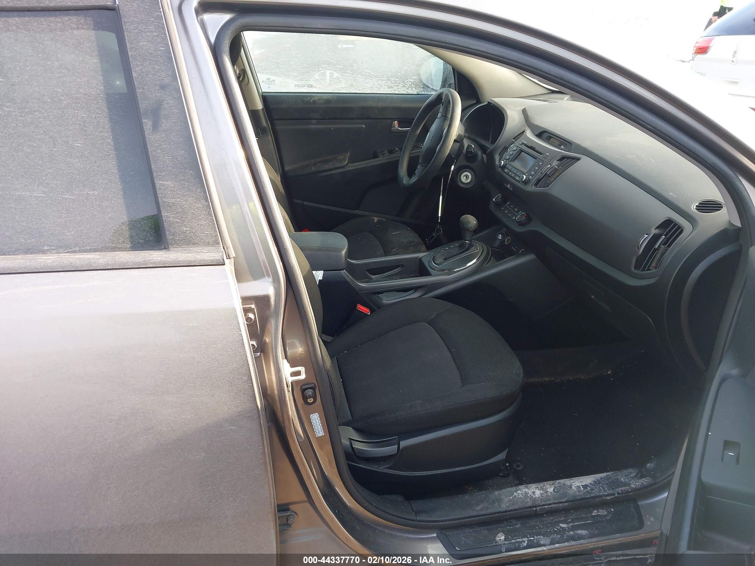 KIA SPORTAGE image 5