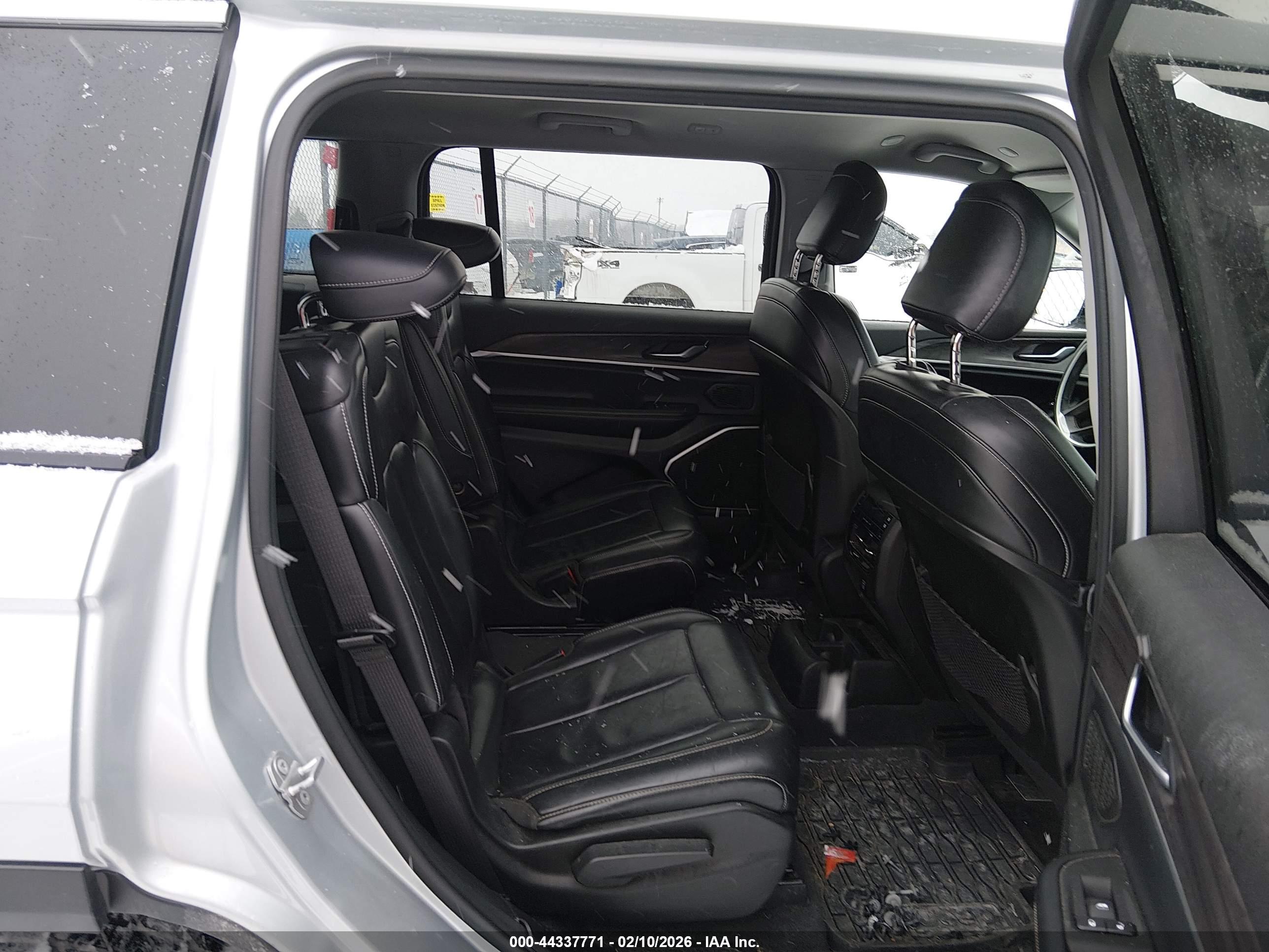 JEEP GRAND image 8