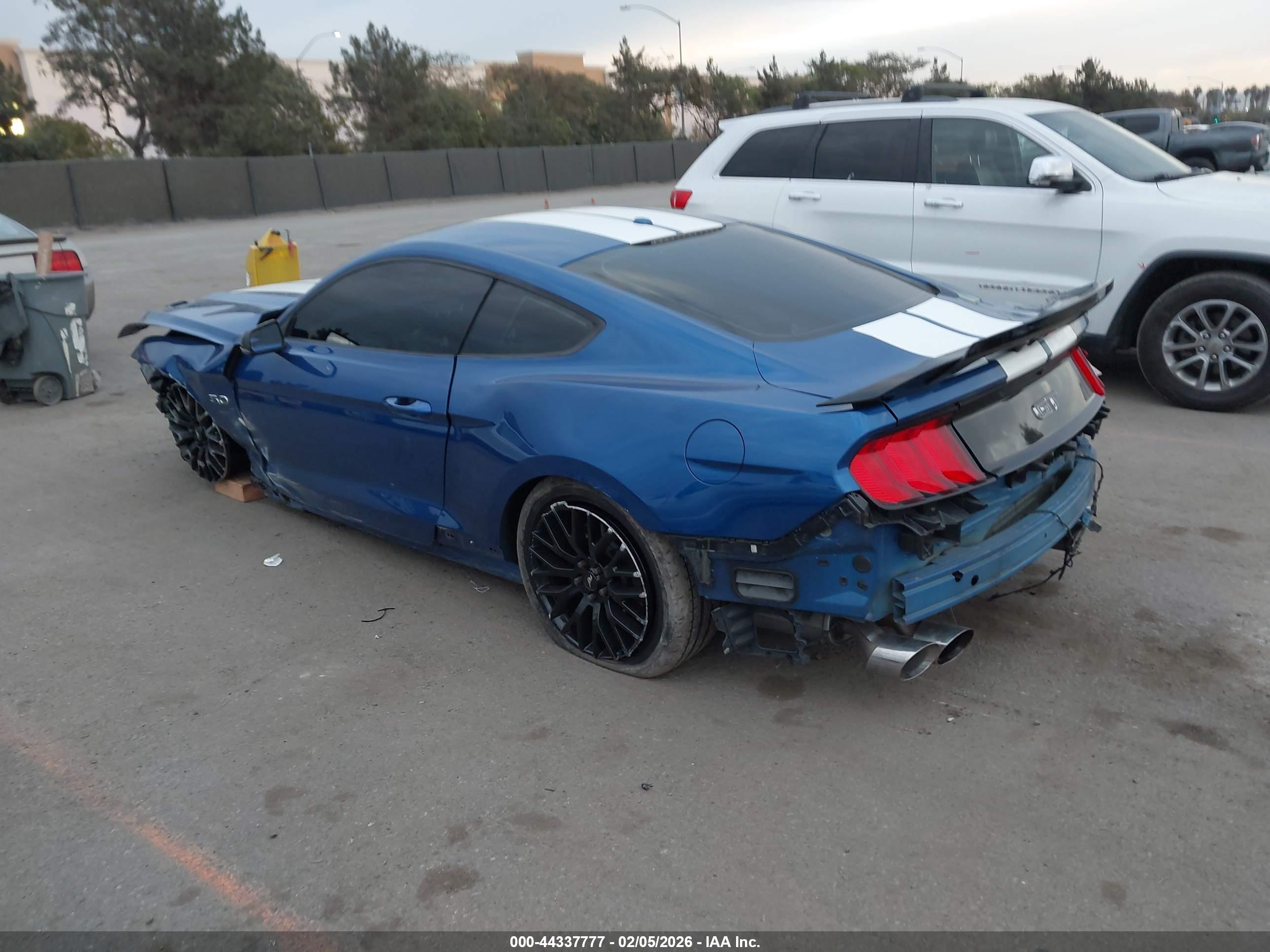 FORD MUSTANG image 3