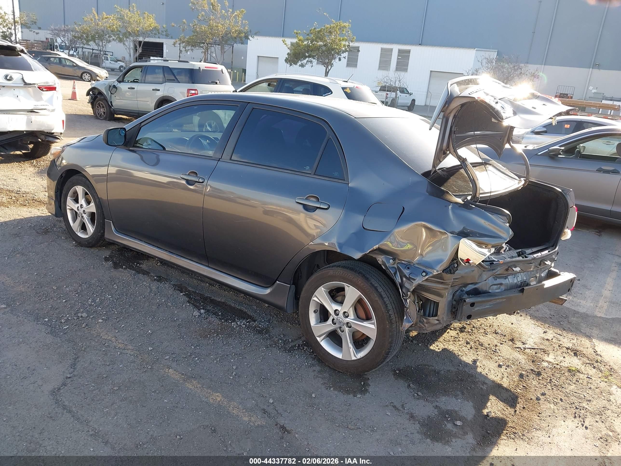 TOYOTA COROLLA image 3