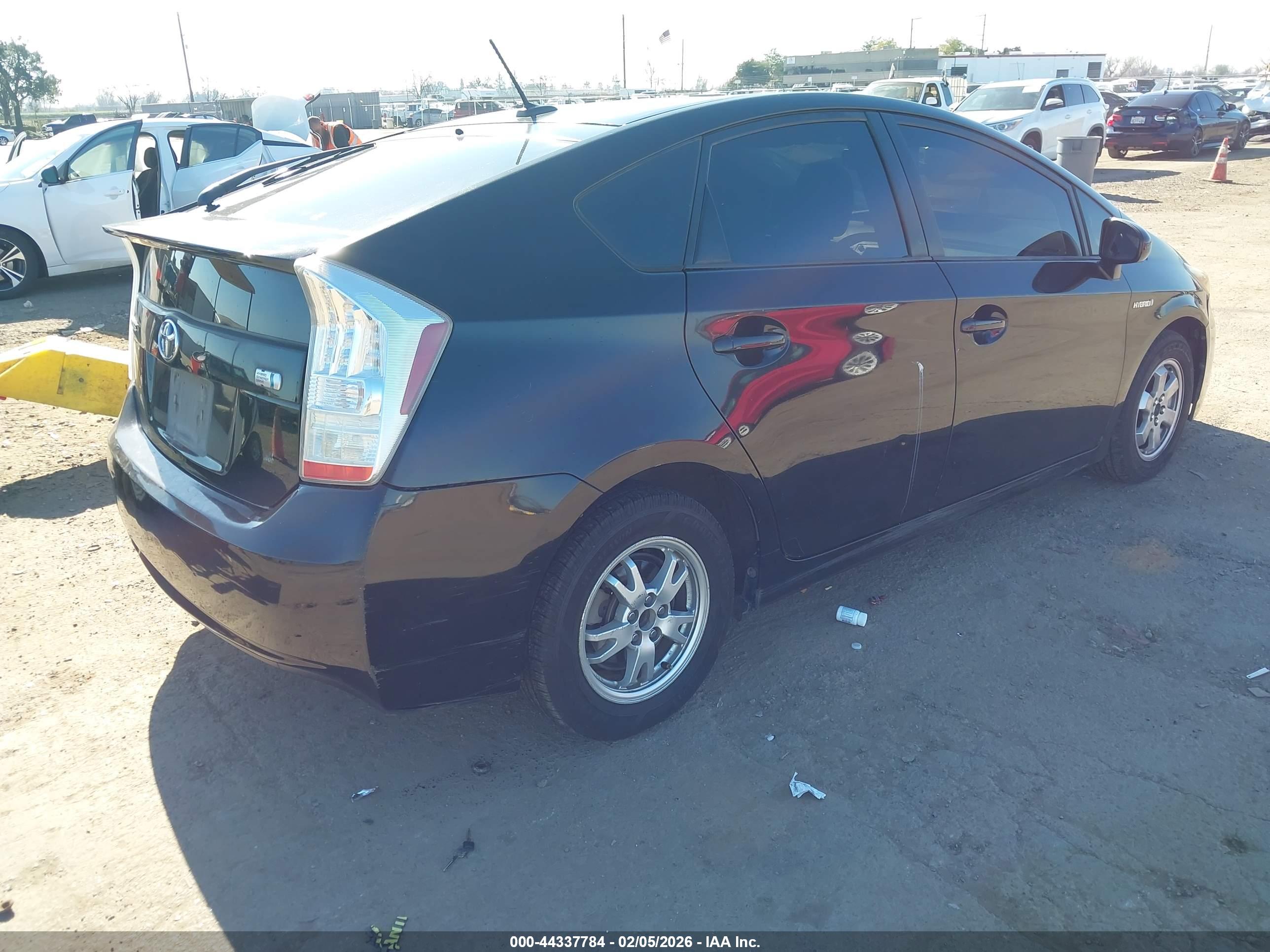 TOYOTA PRIUS image 4