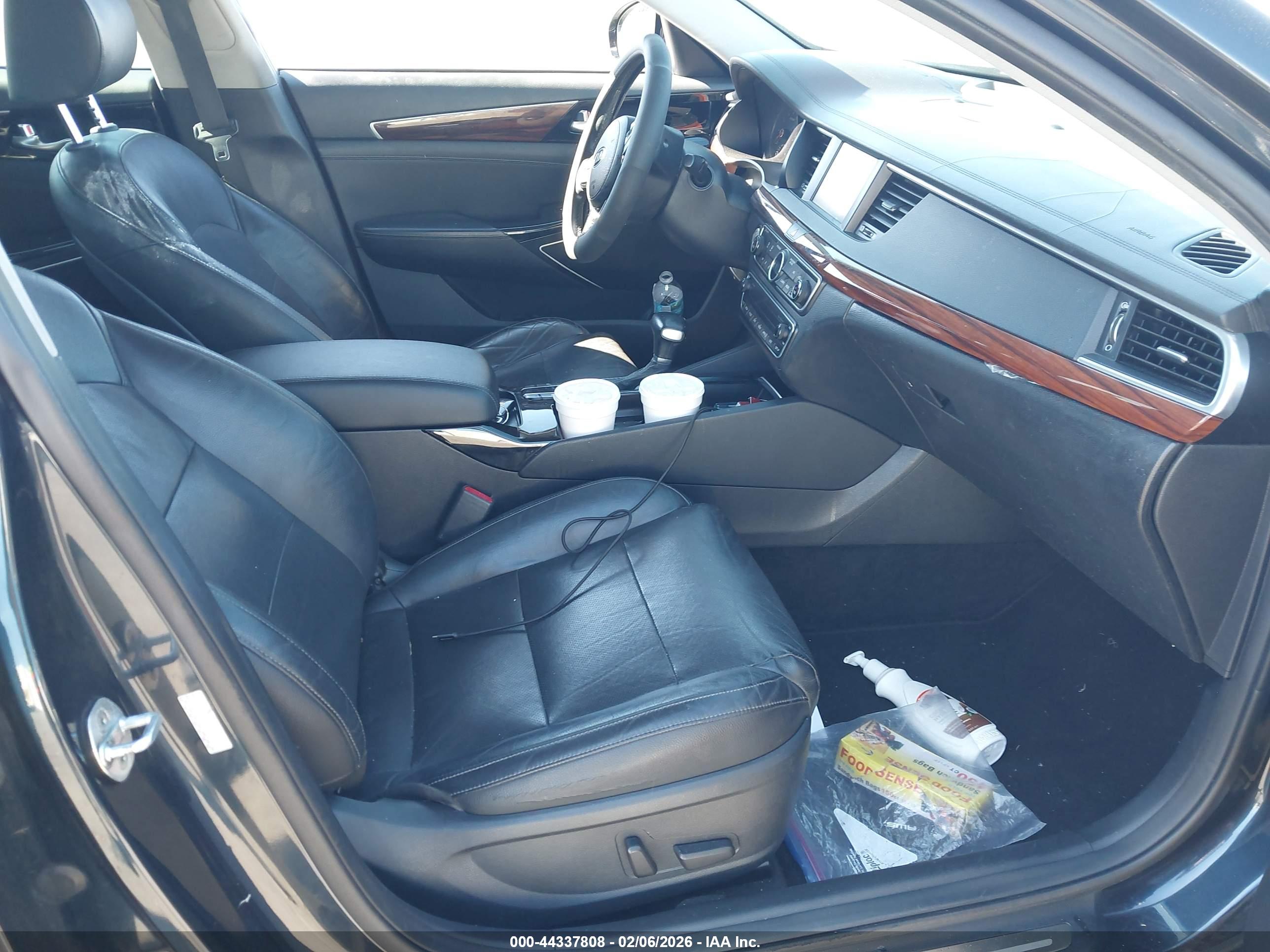 KIA CADENZA image 5