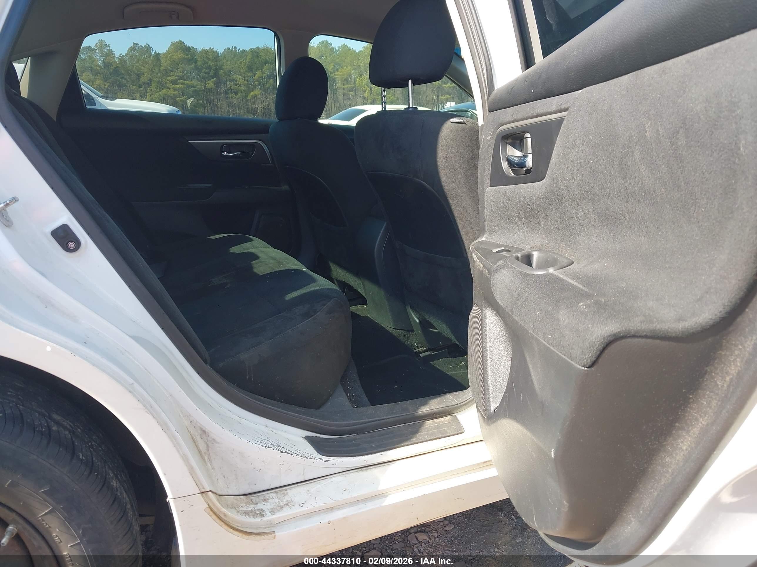 NISSAN ALTIMA image 8